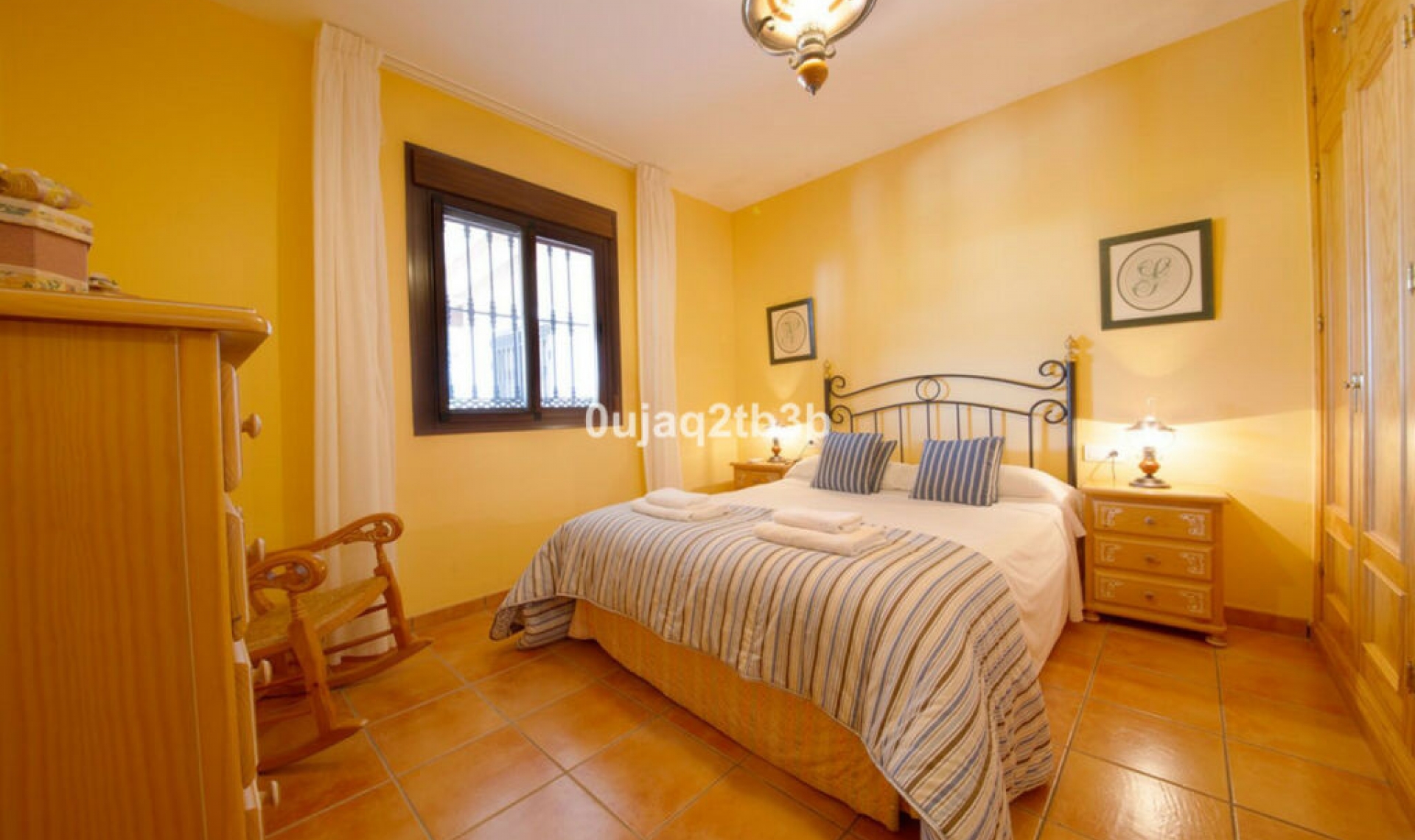 Resale - House -
Estepona