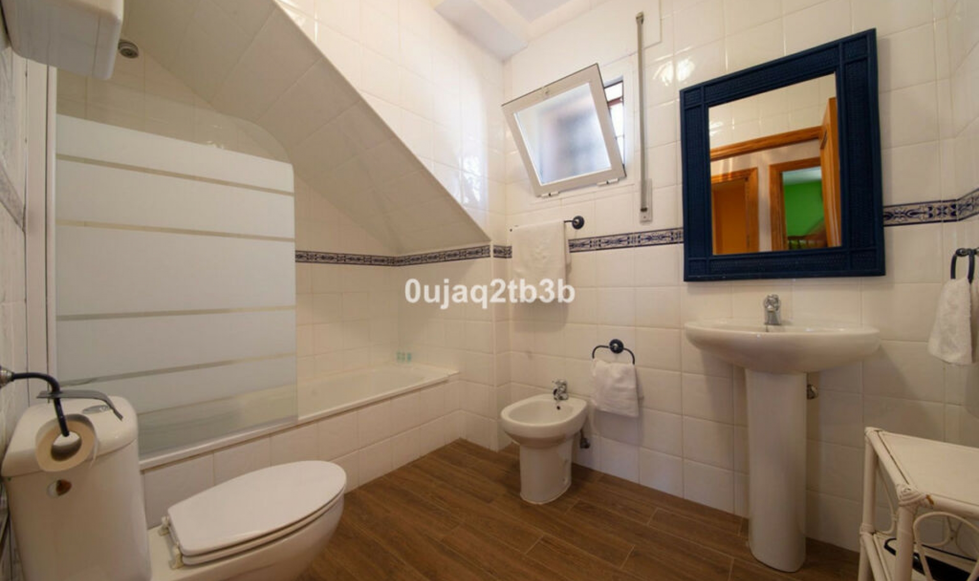 Resale - House -
Estepona