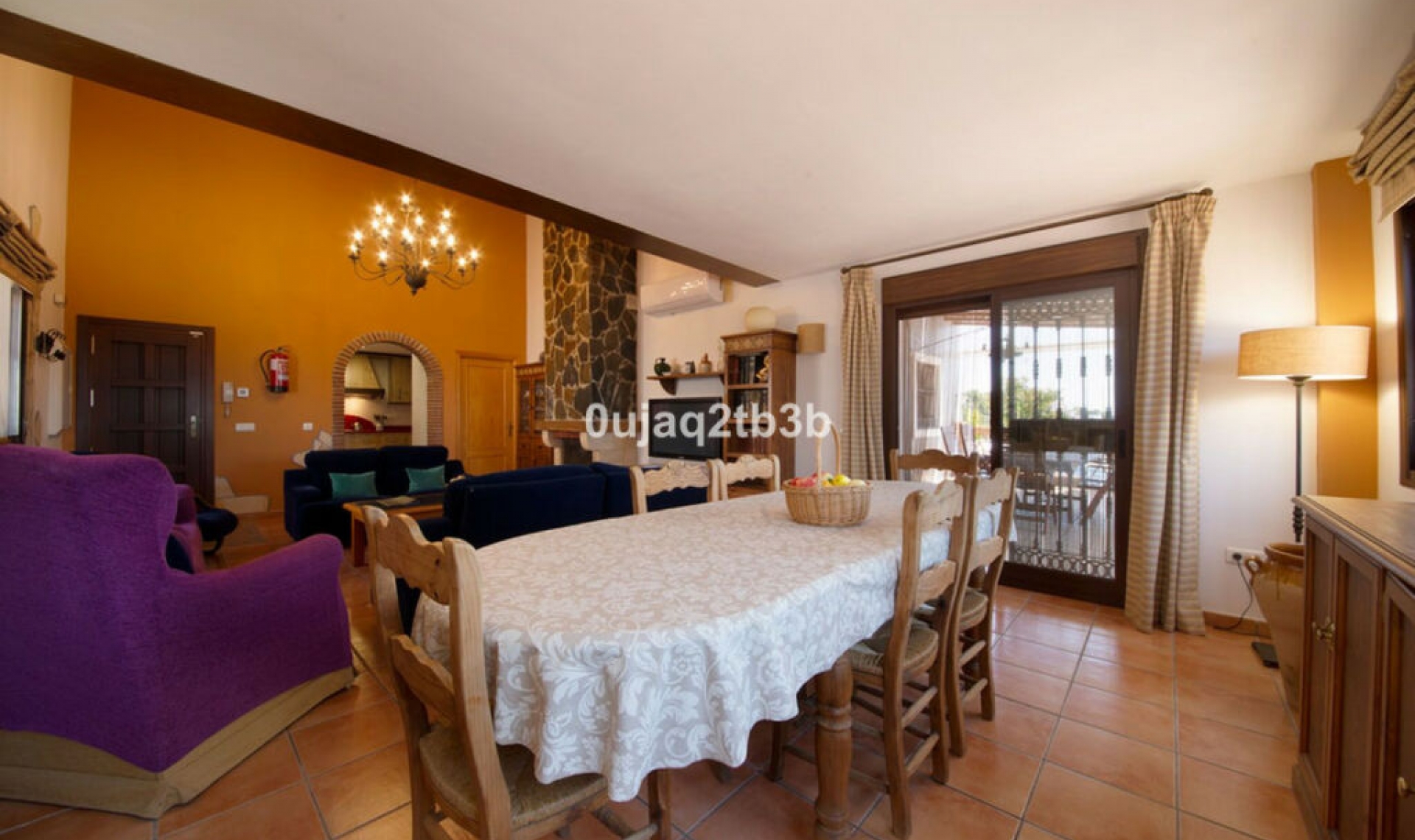 Resale - House -
Estepona