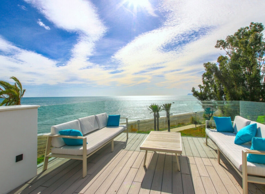 Resale - House -
Estepona