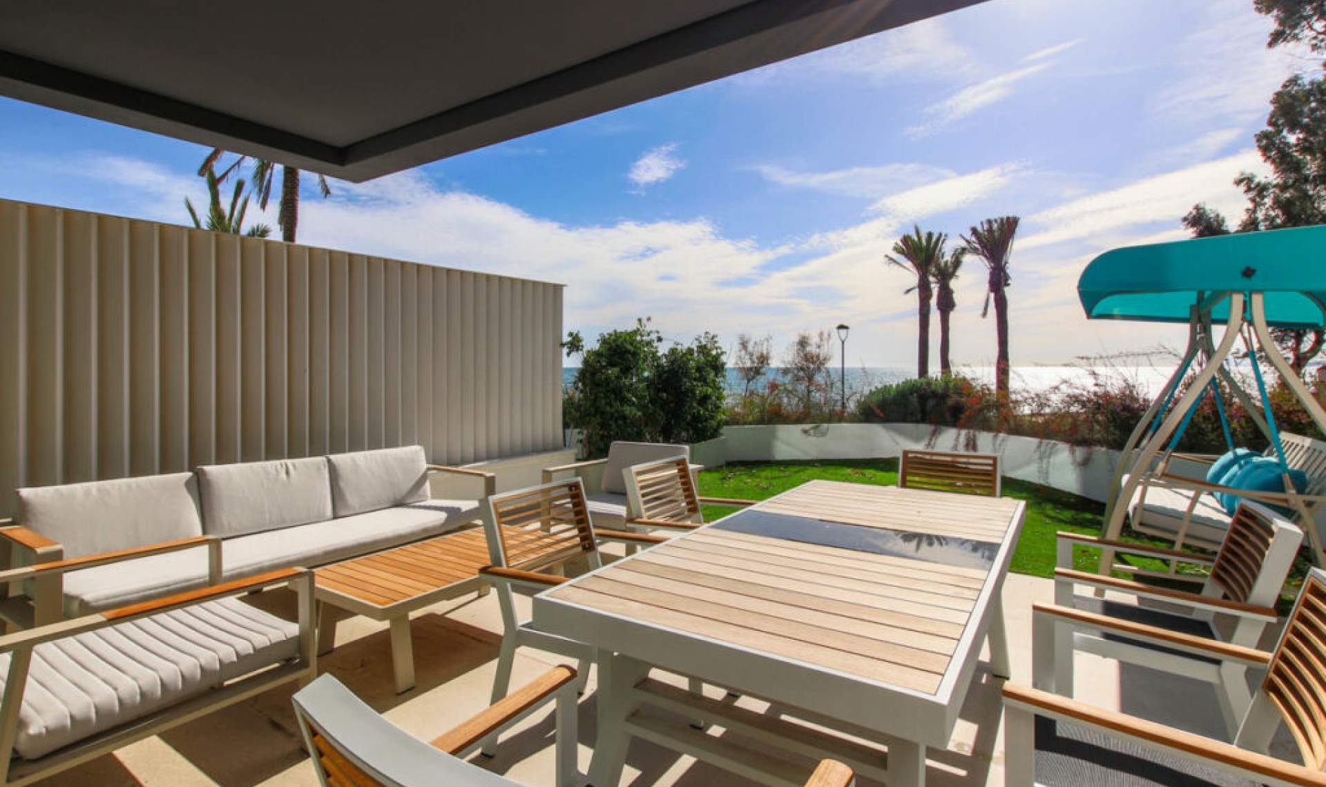 Resale - House -
Estepona