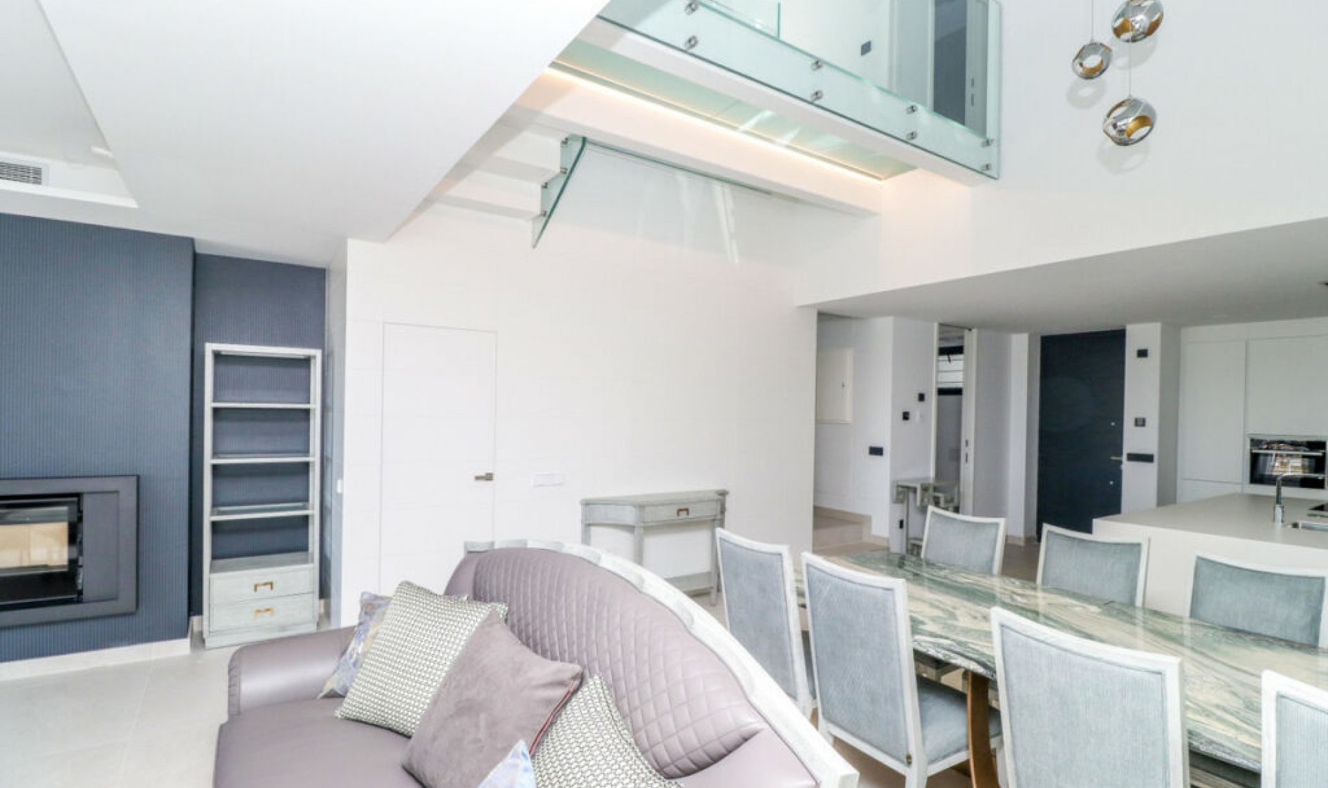 Resale - House -
Estepona