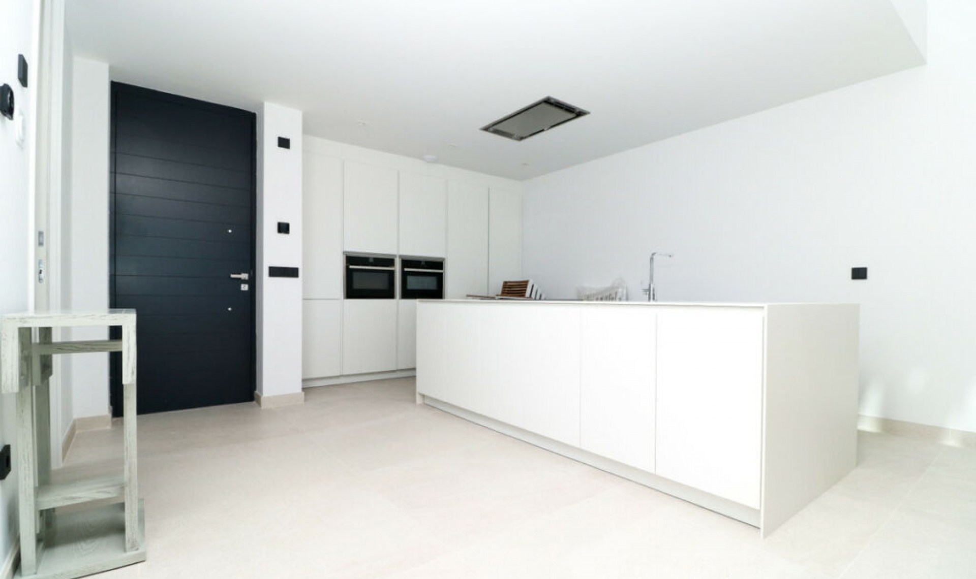 Resale - House -
Estepona