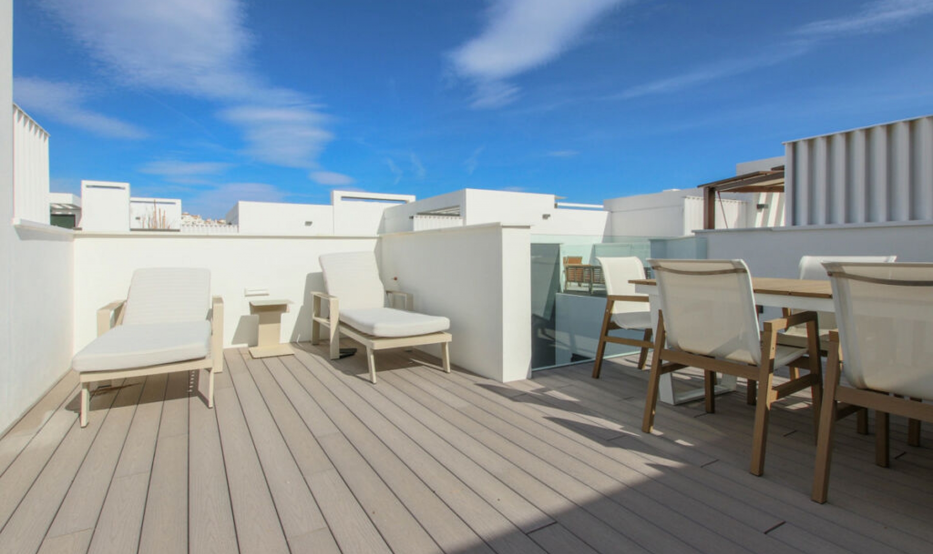Resale - House -
Estepona