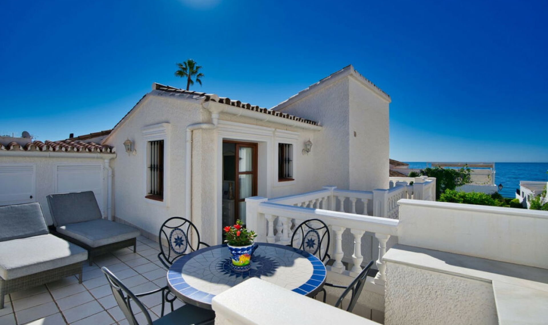 Resale - House -
Estepona