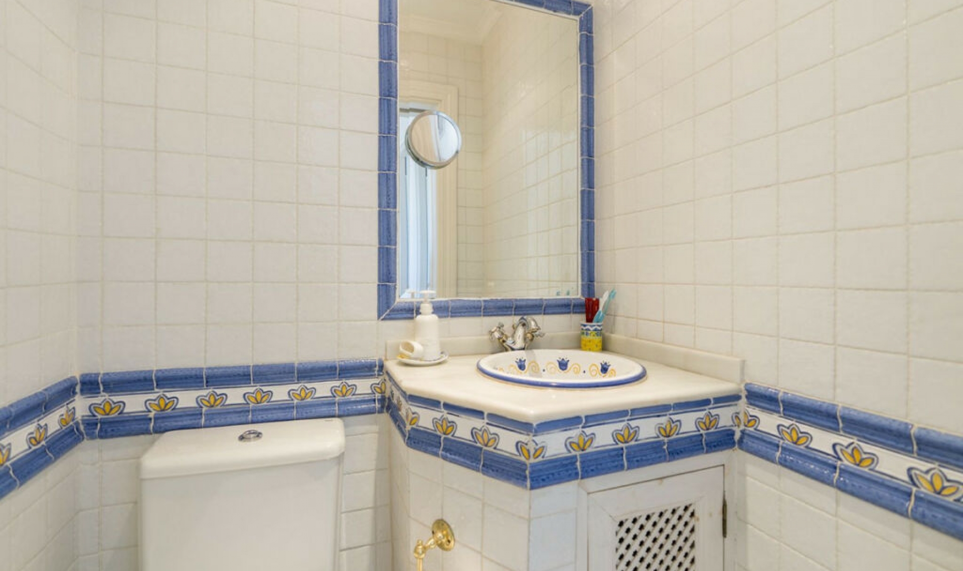 Resale - House -
Estepona