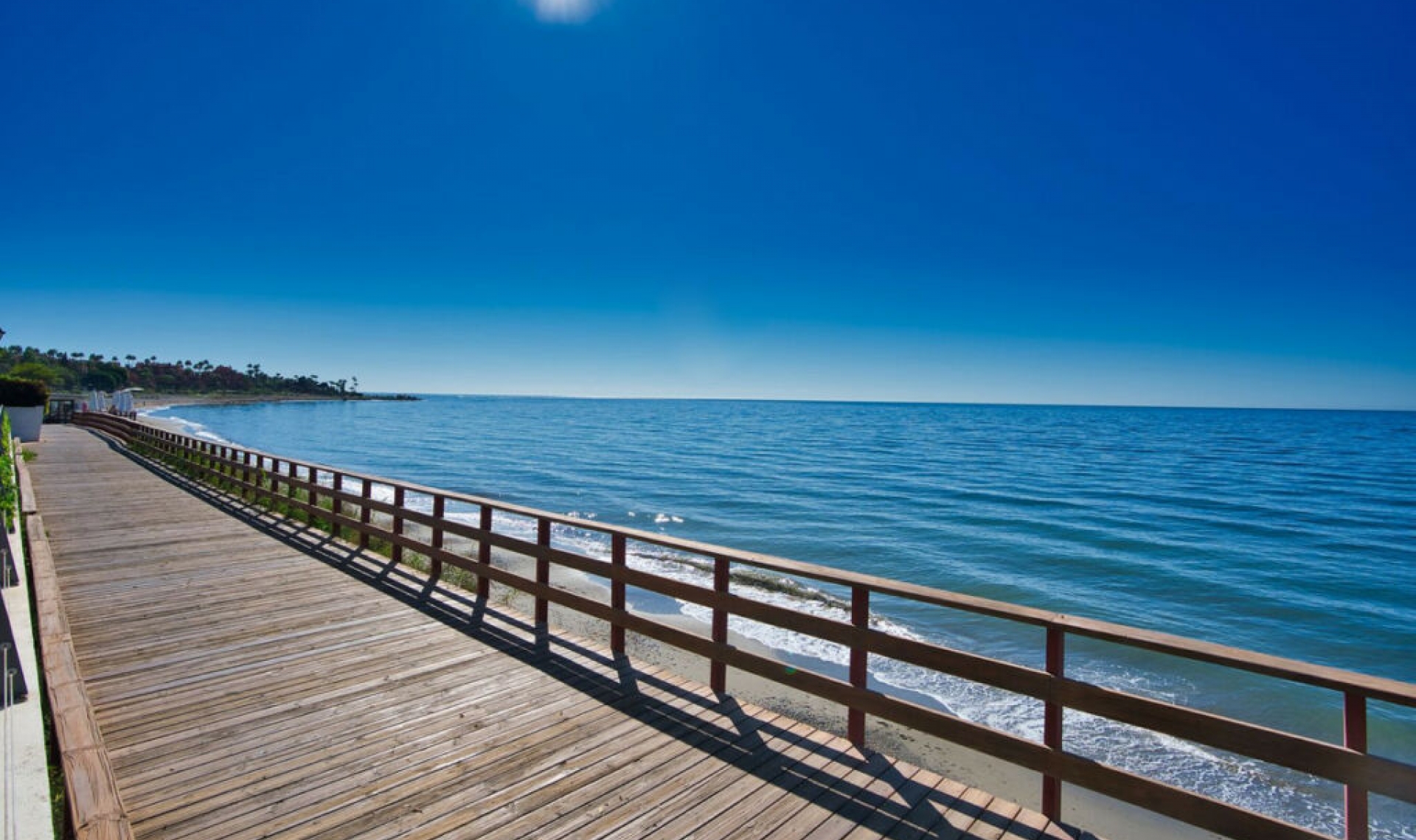 Resale - House -
Estepona