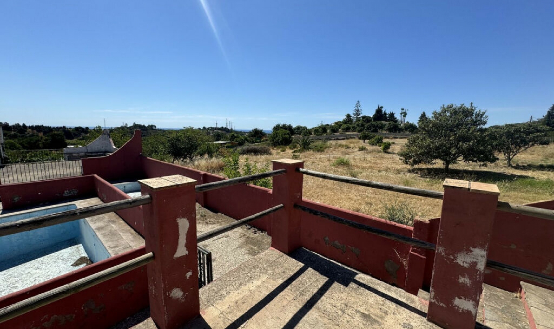 Resale - House -
Estepona