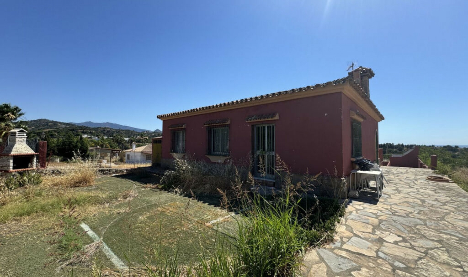 Resale - House -
Estepona