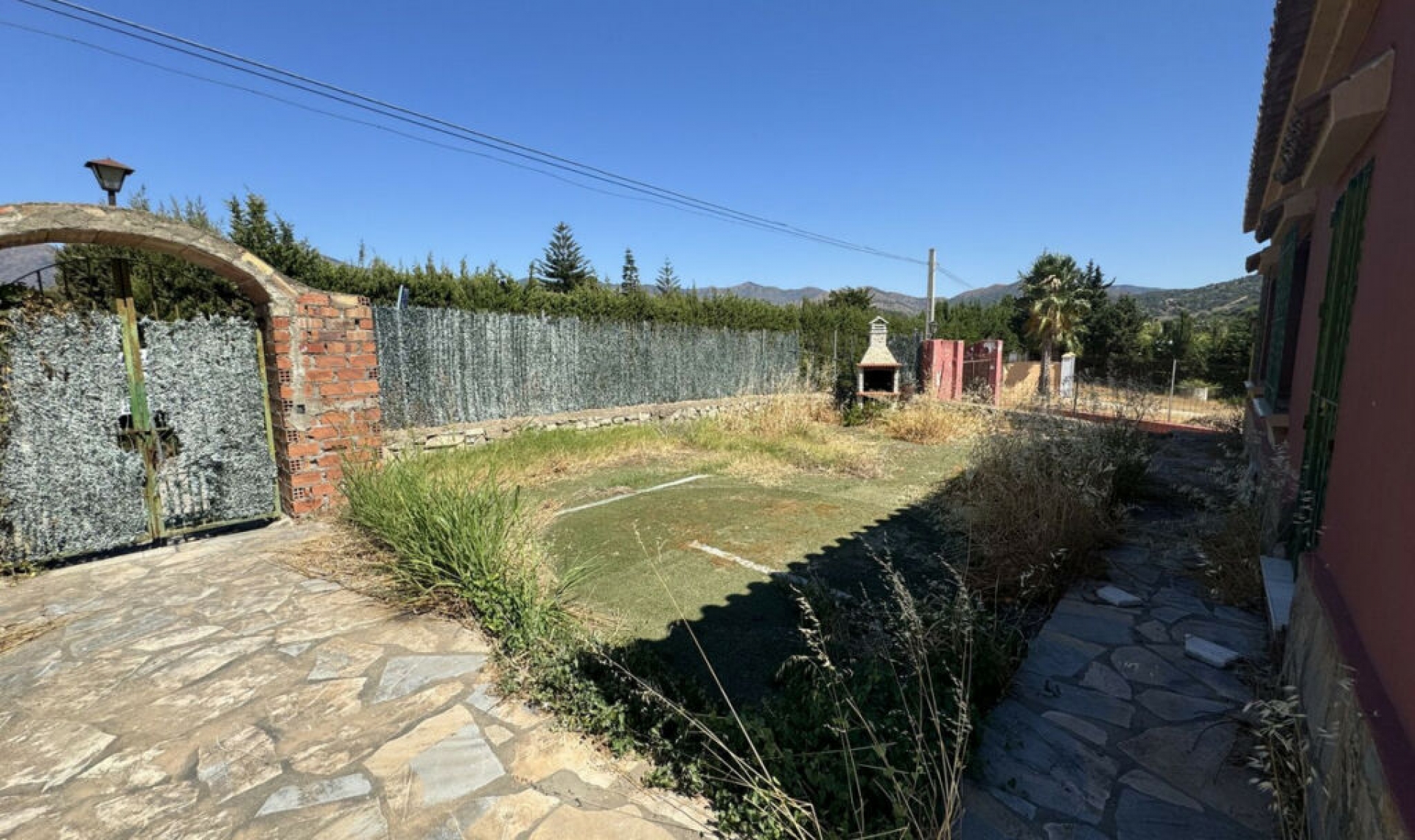 Resale - House -
Estepona