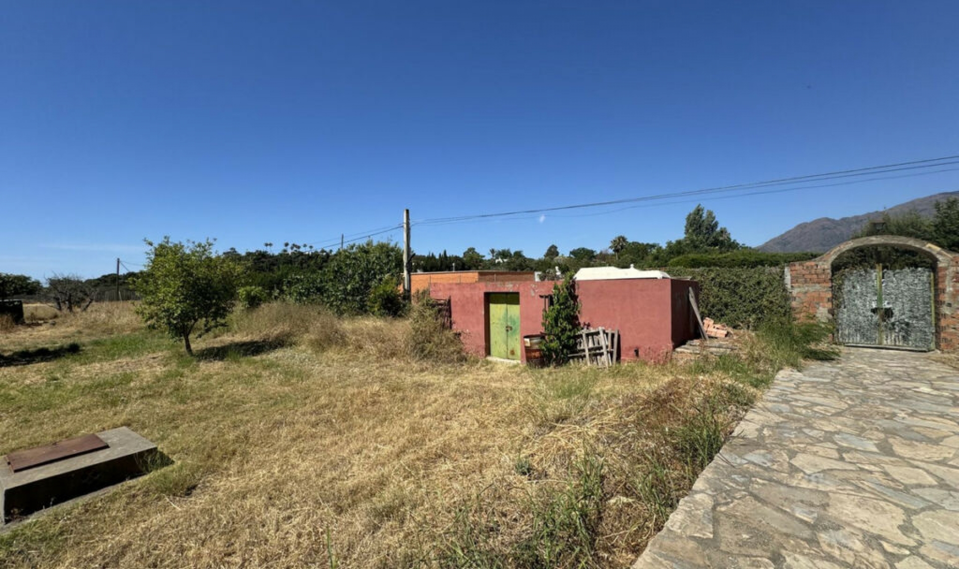 Resale - House -
Estepona