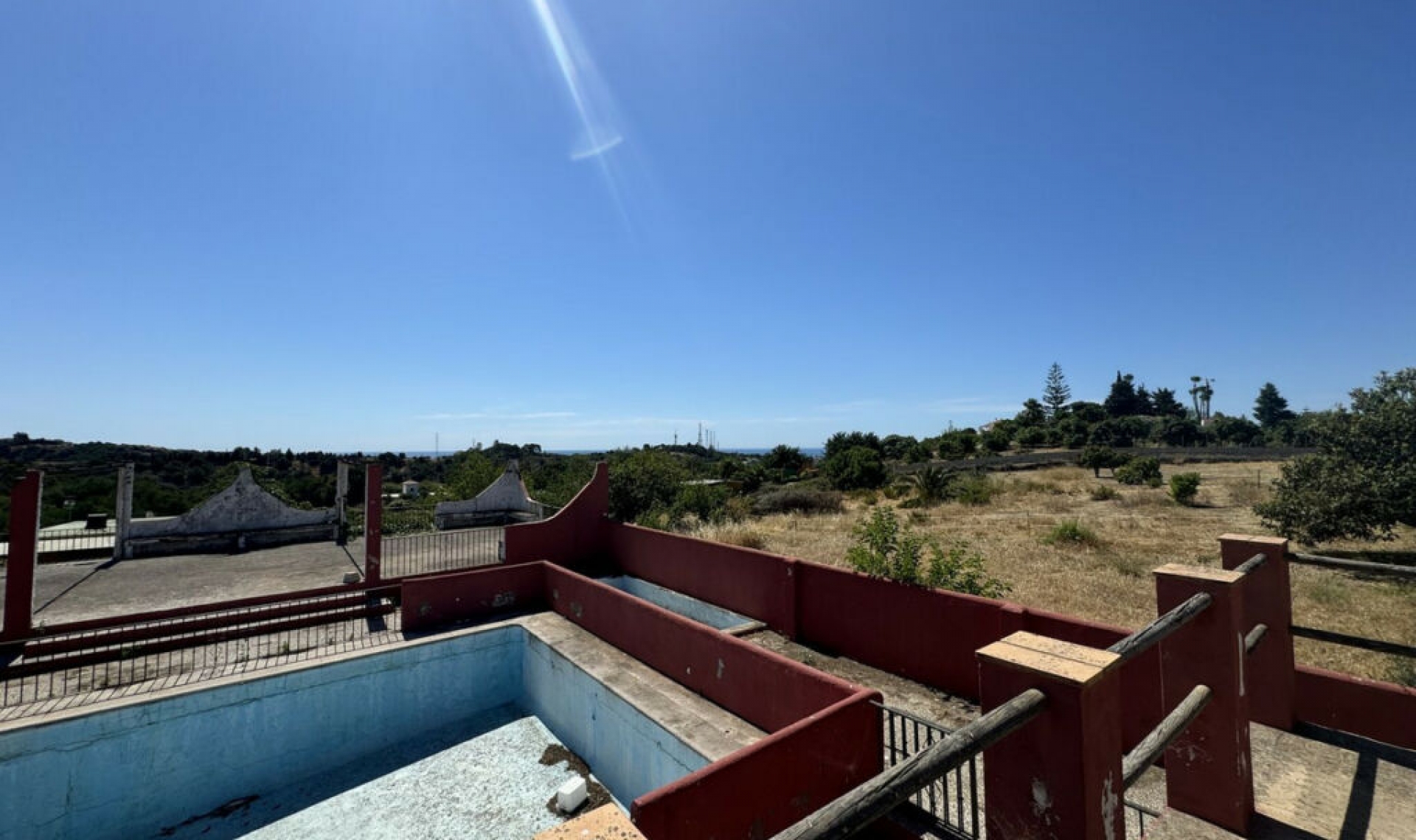 Resale - House -
Estepona