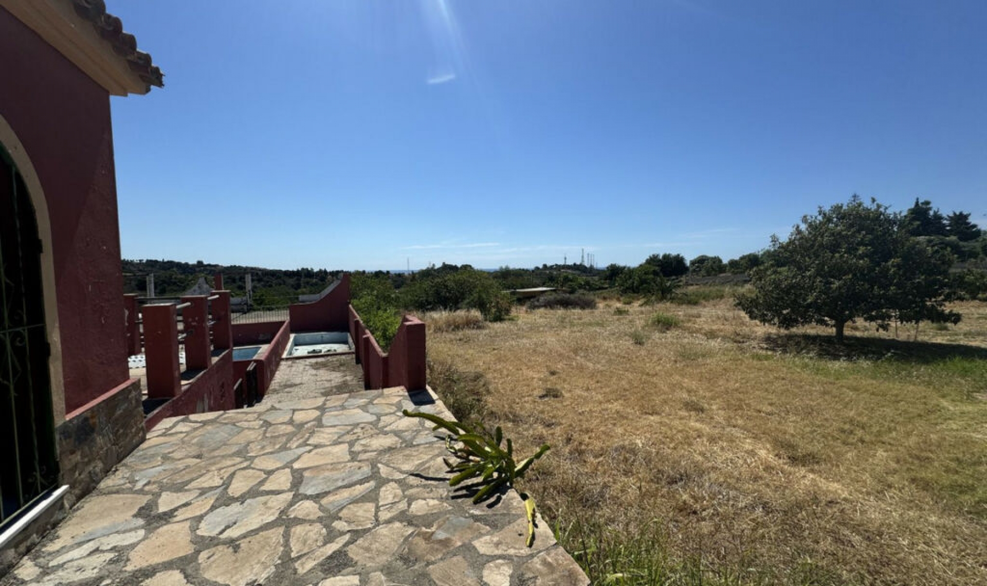 Resale - House -
Estepona