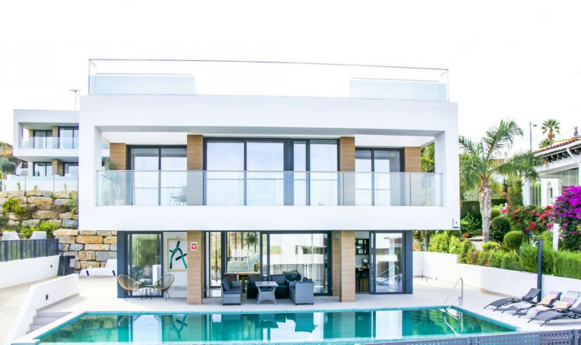 Resale - House -
Estepona