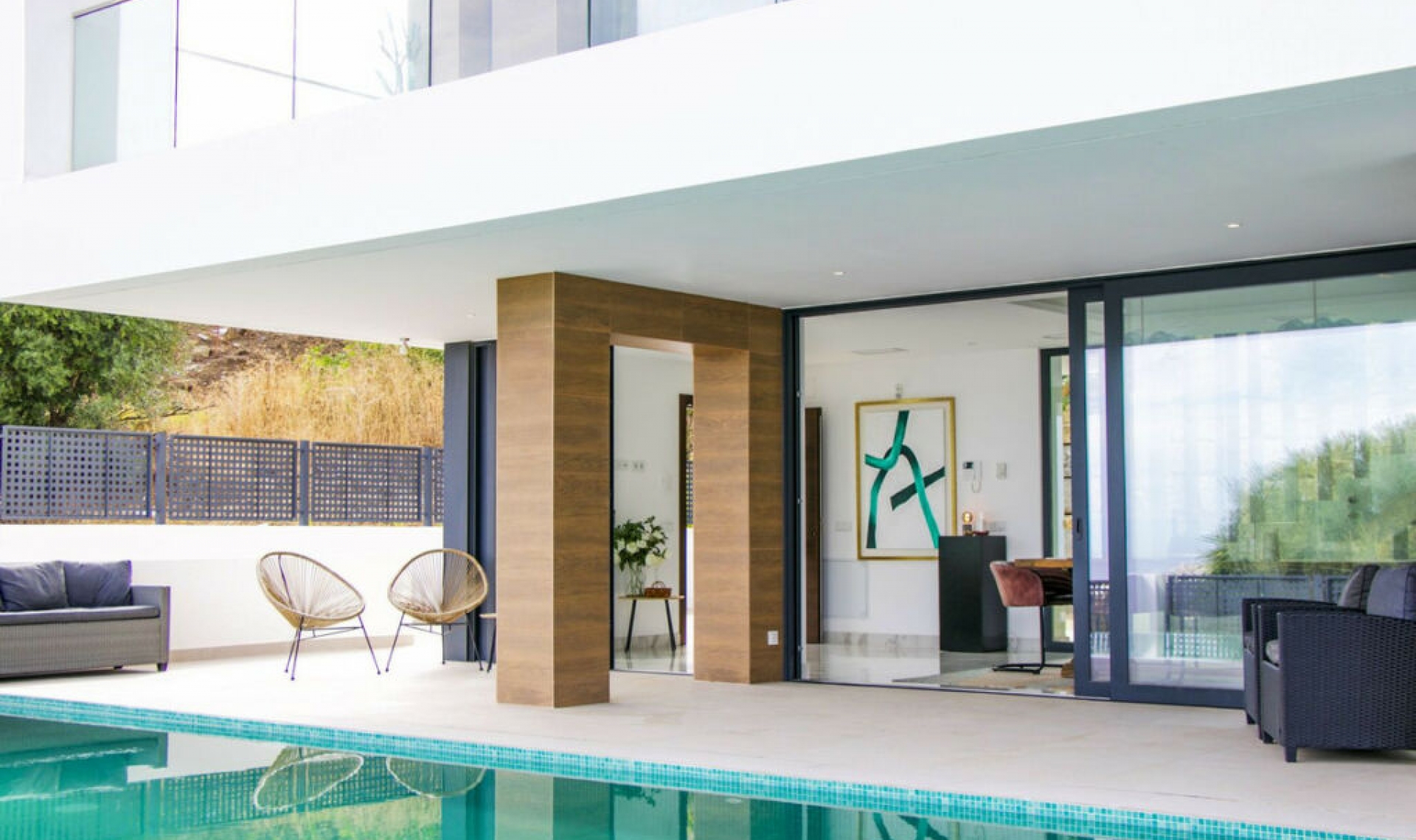 Resale - House -
Estepona