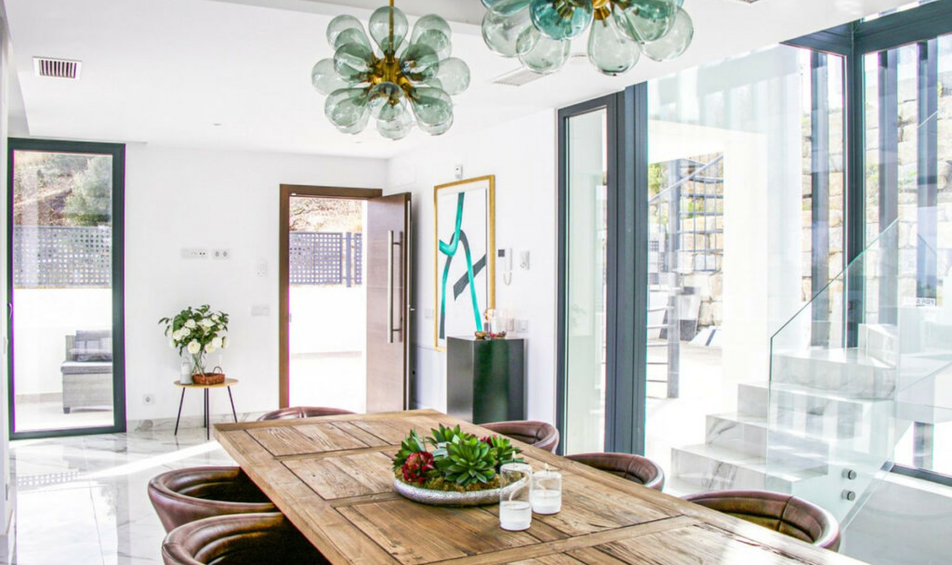 Resale - House -
Estepona