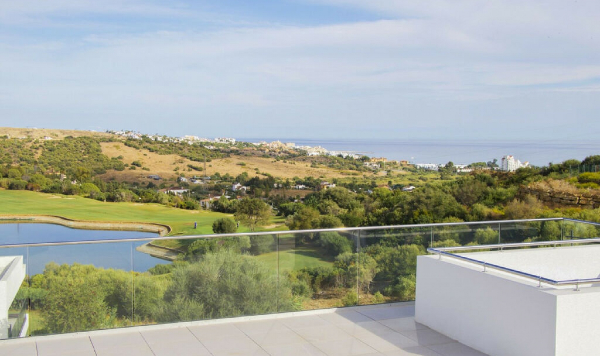 Resale - House -
Estepona
