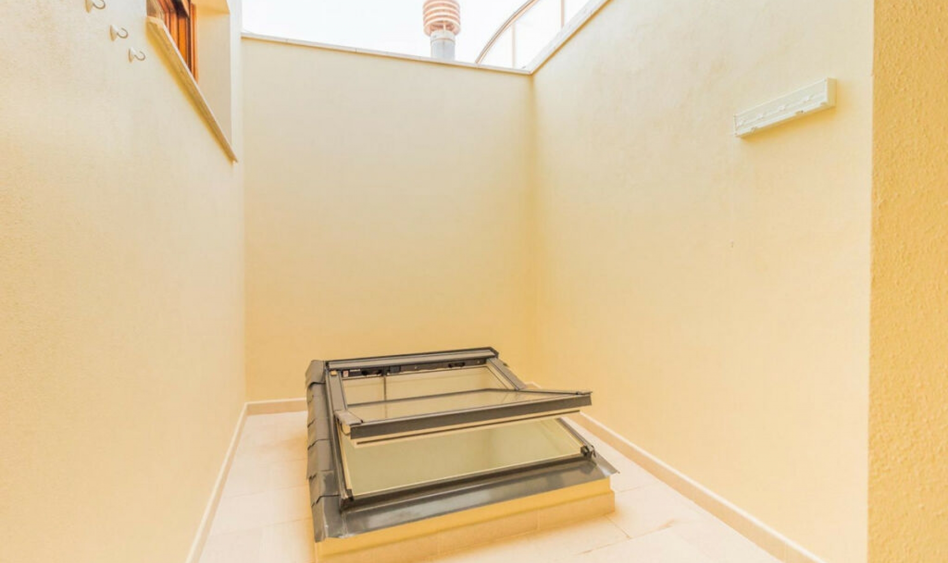 Resale - House -
Estepona