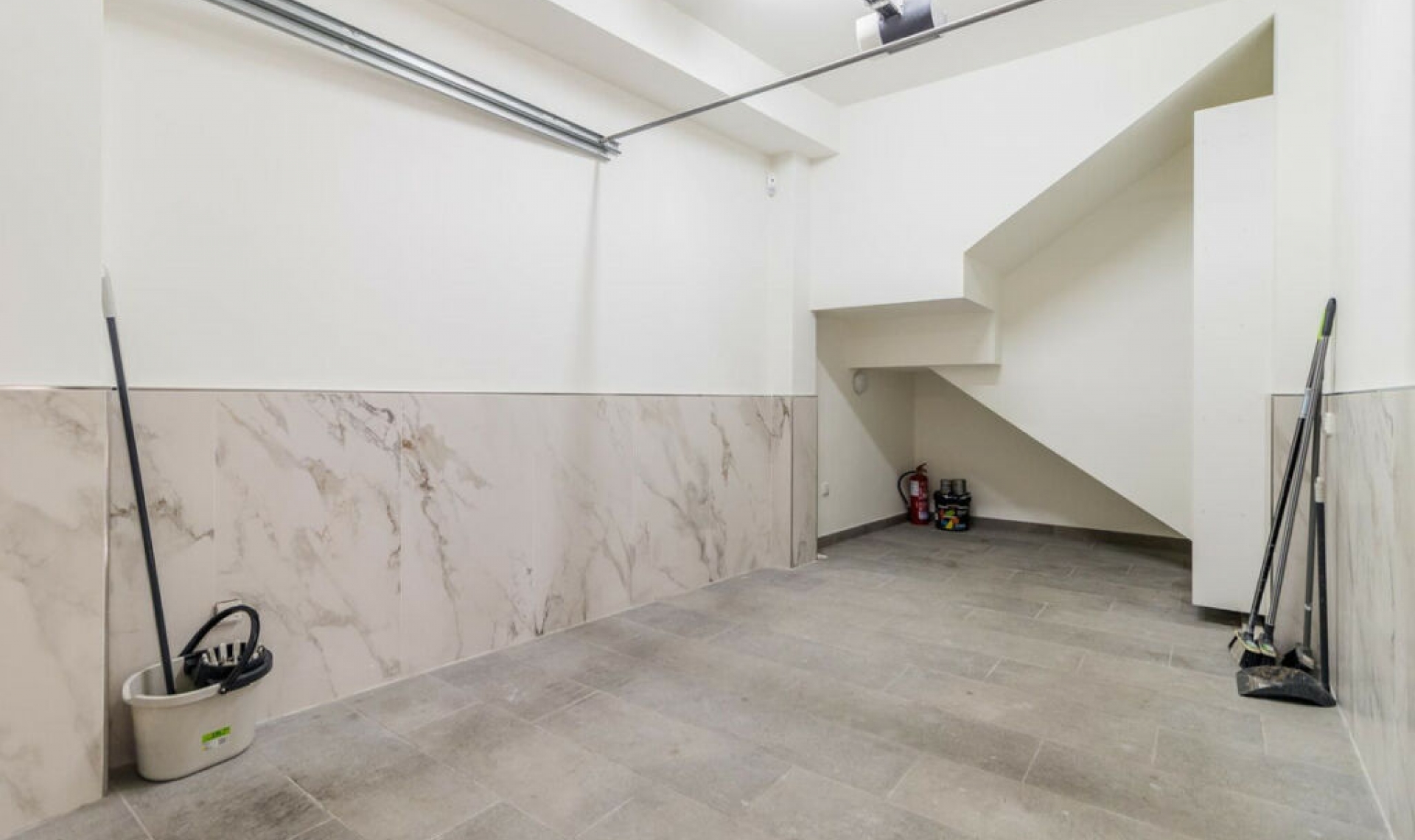 Resale - House -
Estepona