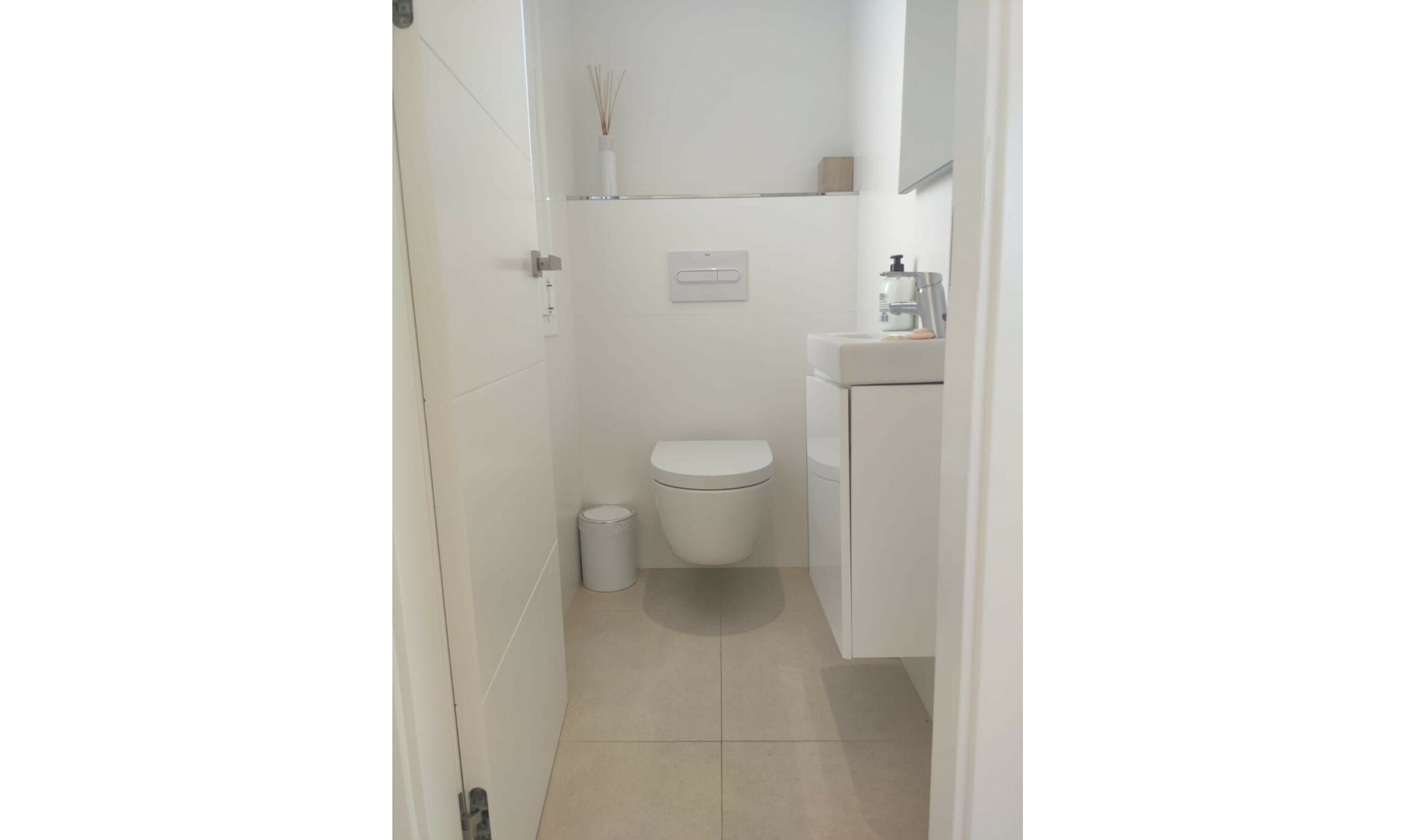 Resale - House -
Estepona