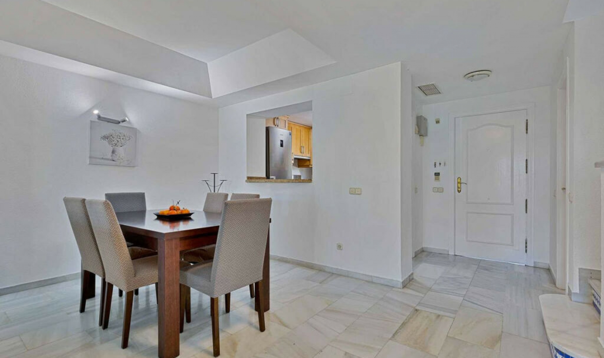 Resale - House -
Estepona