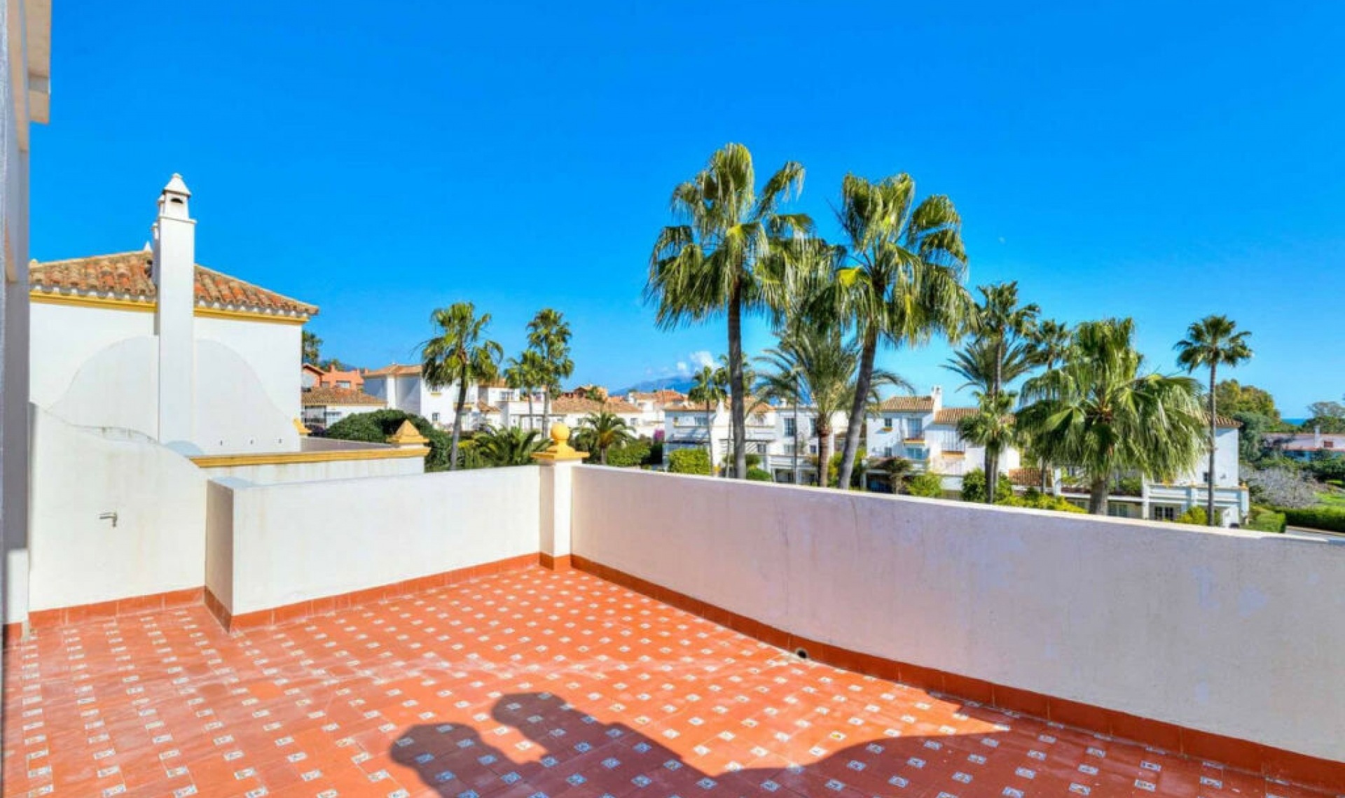 Resale - House -
Estepona