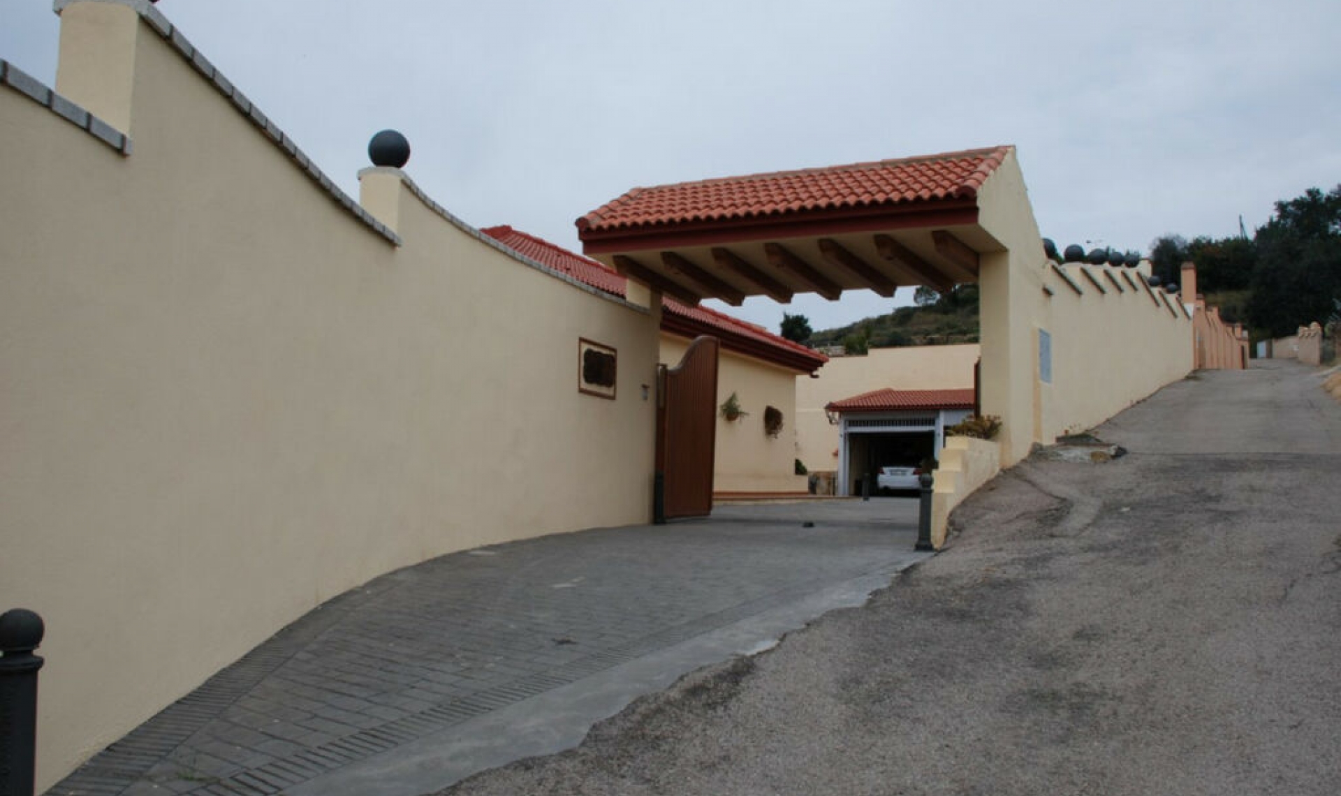 Resale - House -
Estepona