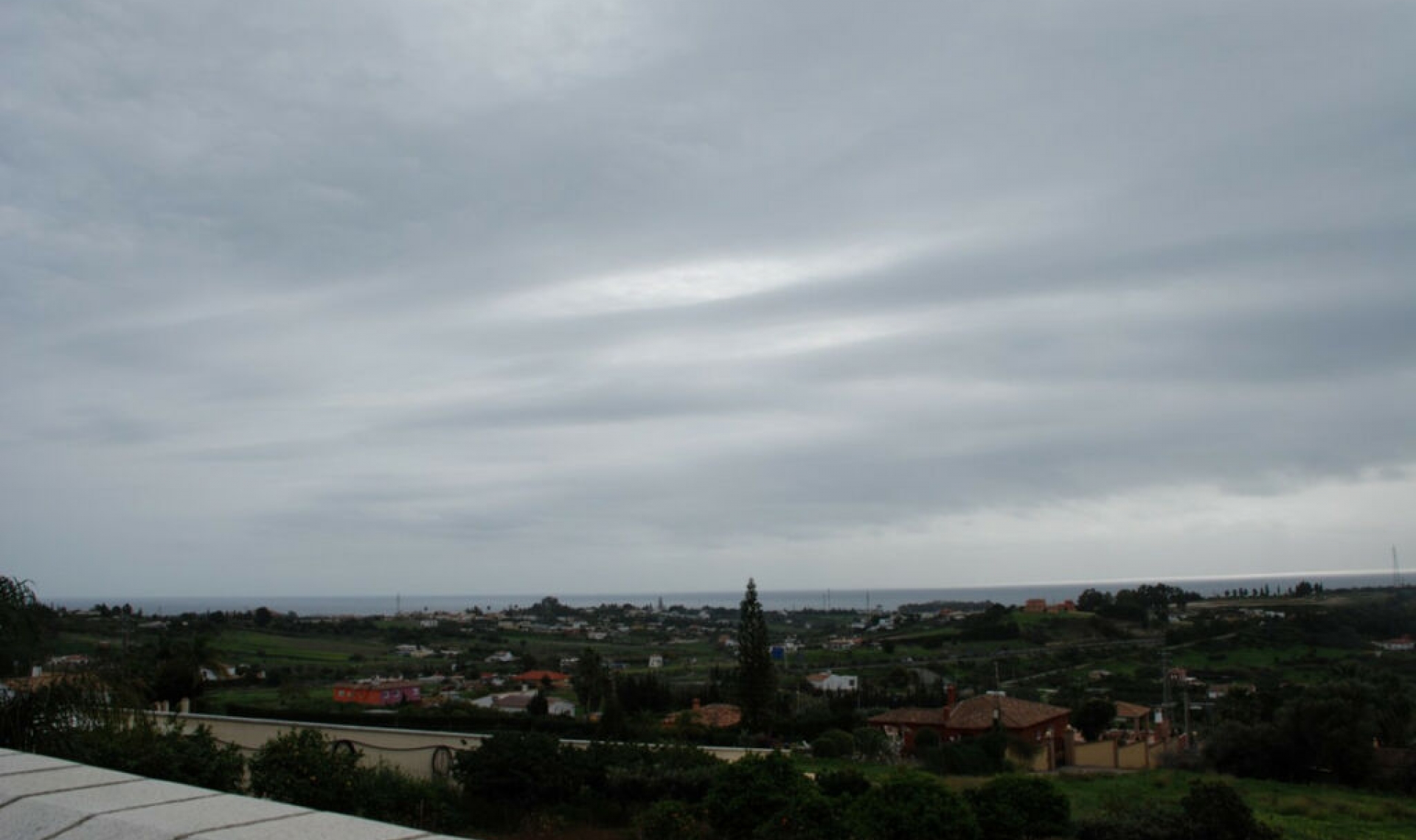 Resale - House -
Estepona