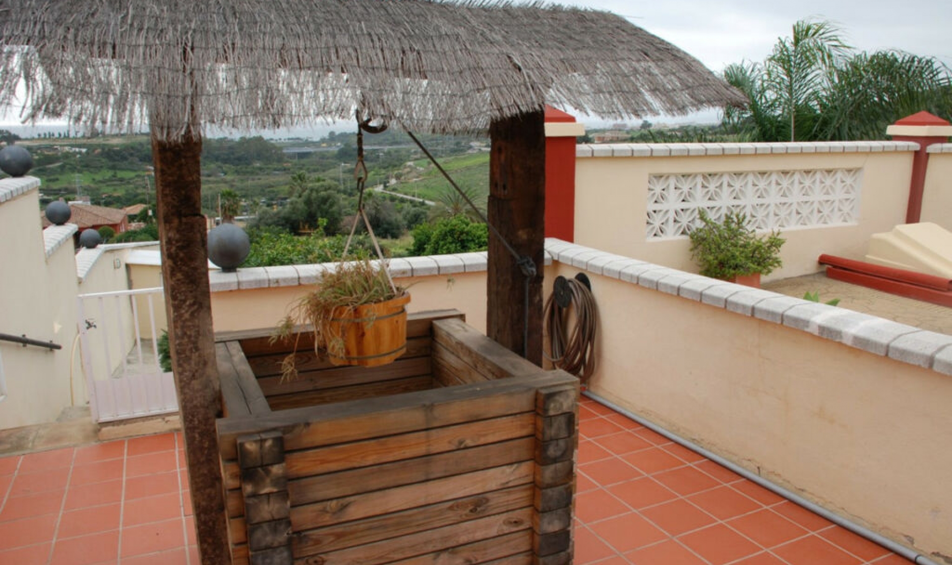 Resale - House -
Estepona