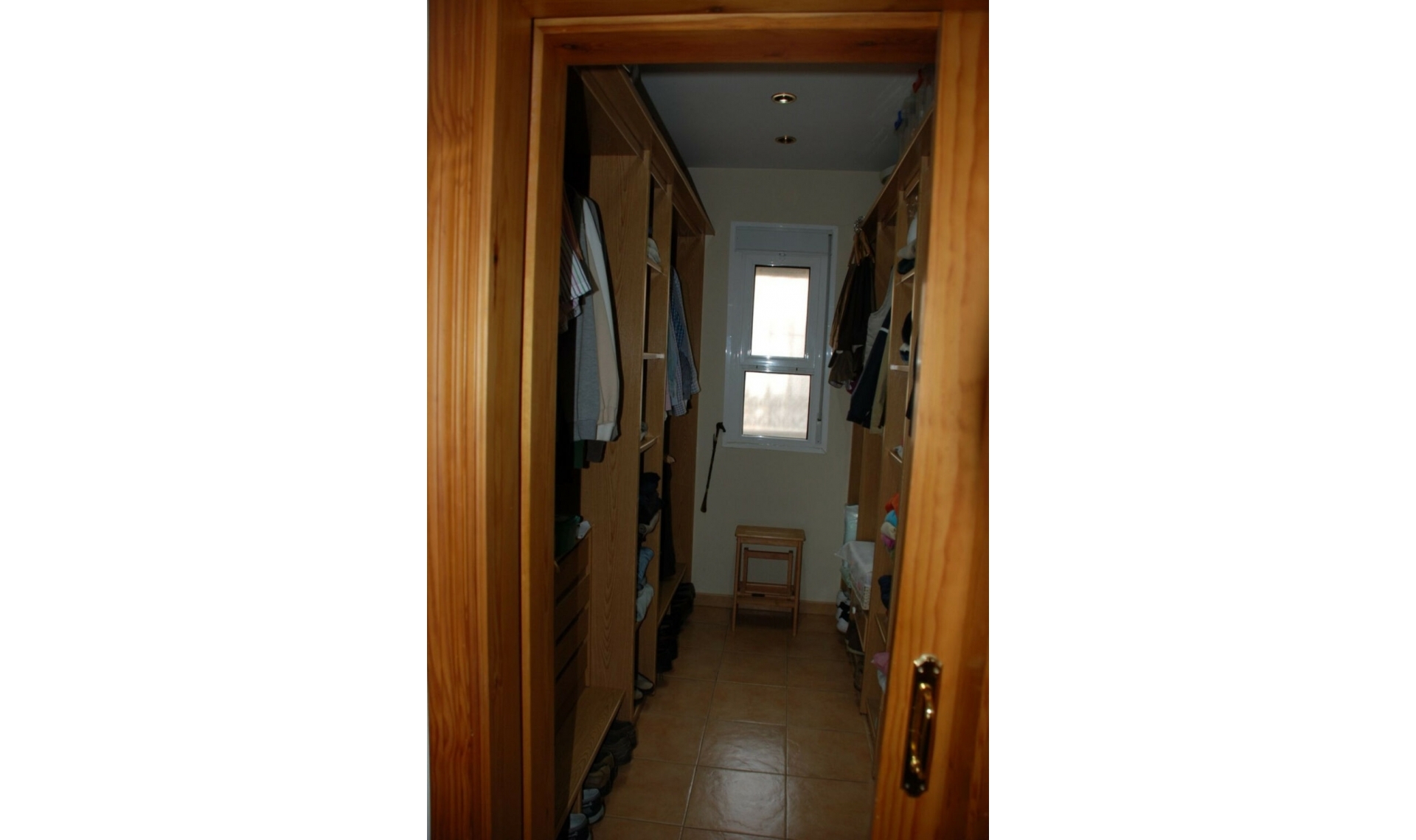 Resale - House -
Estepona