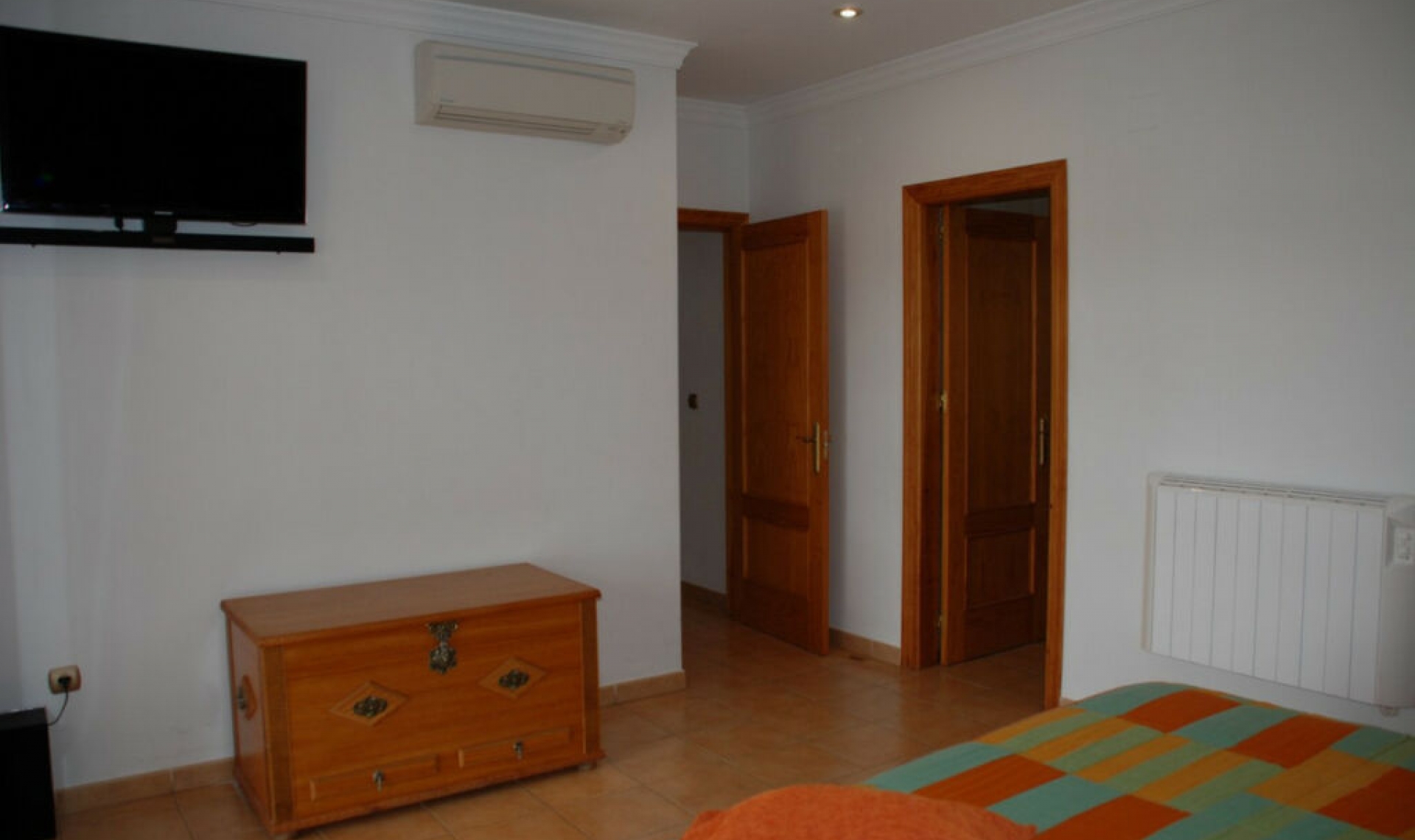 Resale - House -
Estepona
