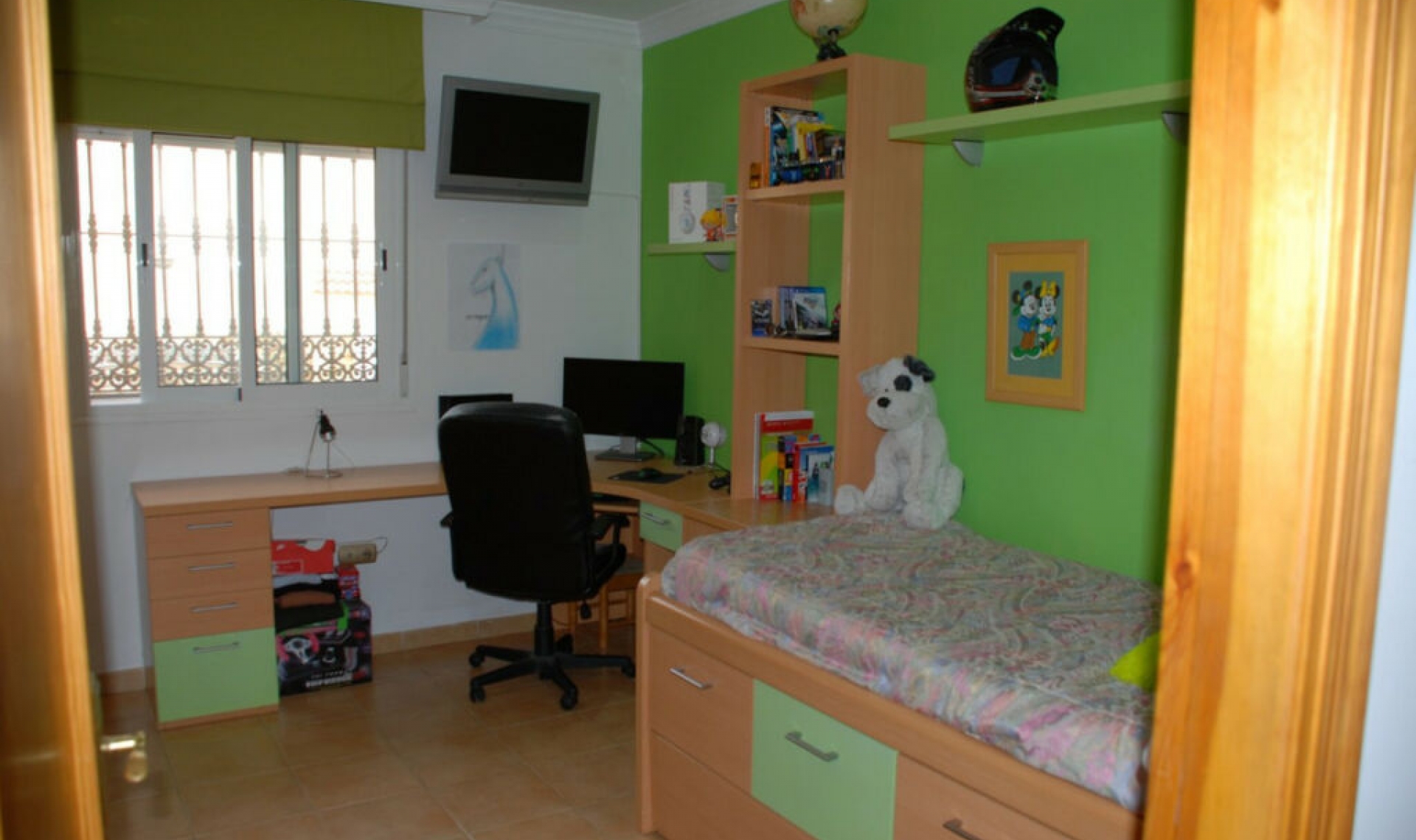 Resale - House -
Estepona