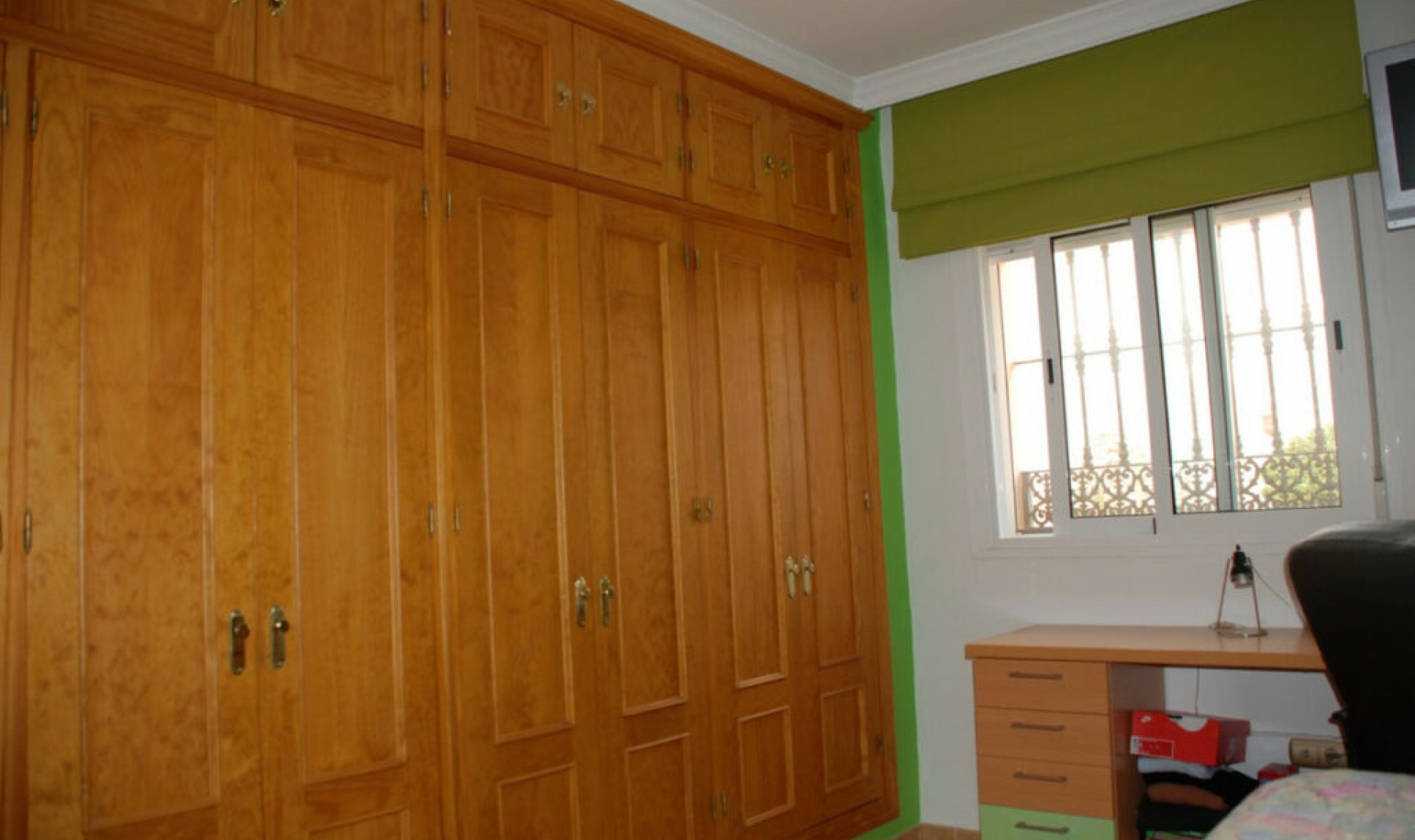 Resale - House -
Estepona