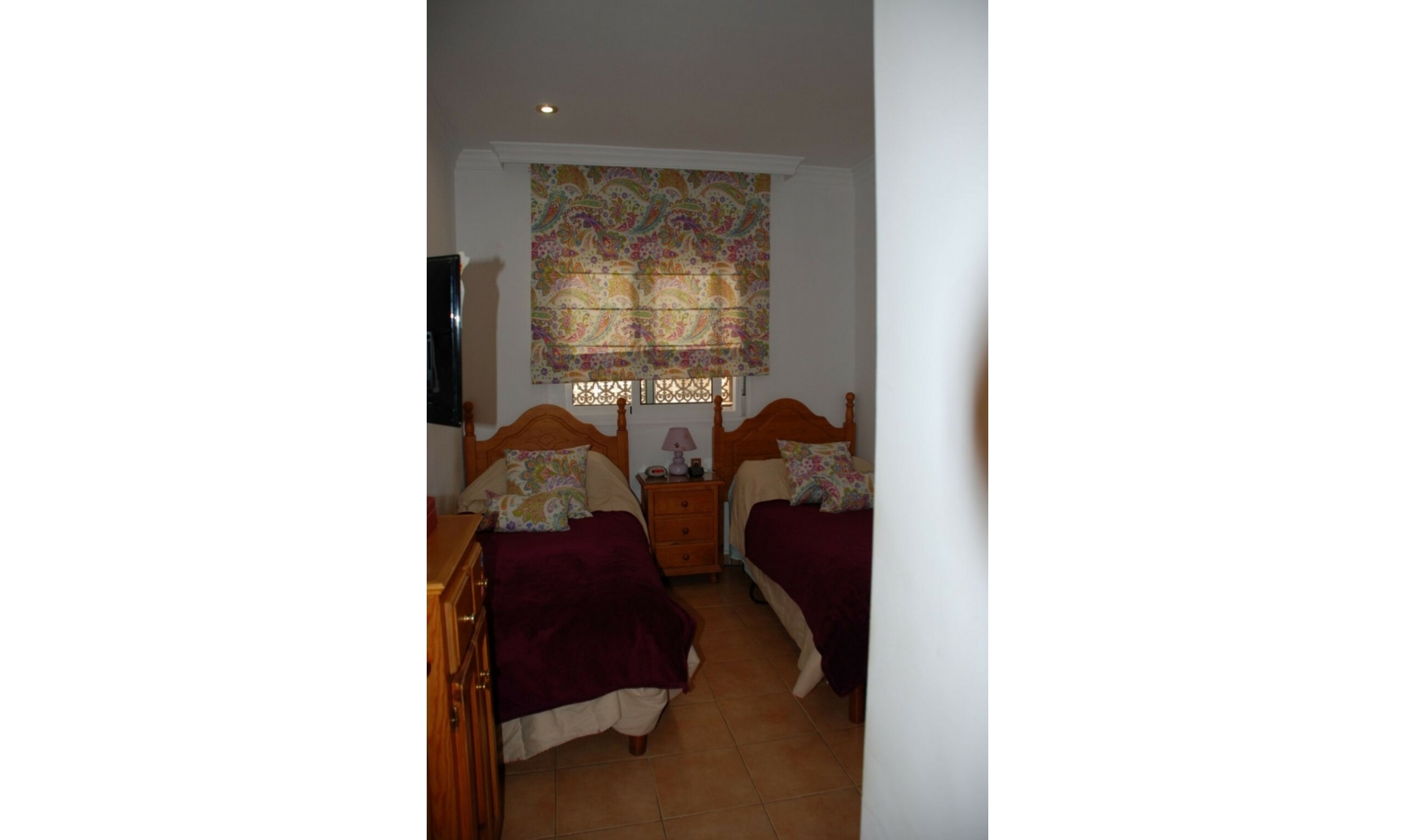 Resale - House -
Estepona