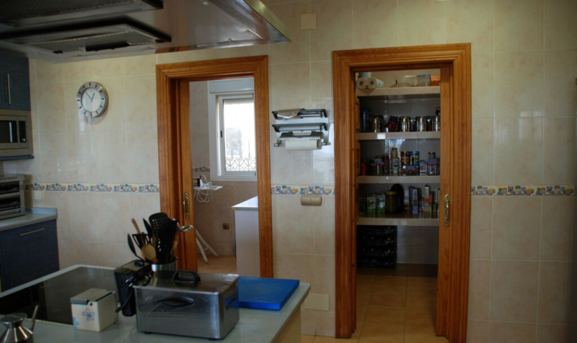Resale - House -
Estepona