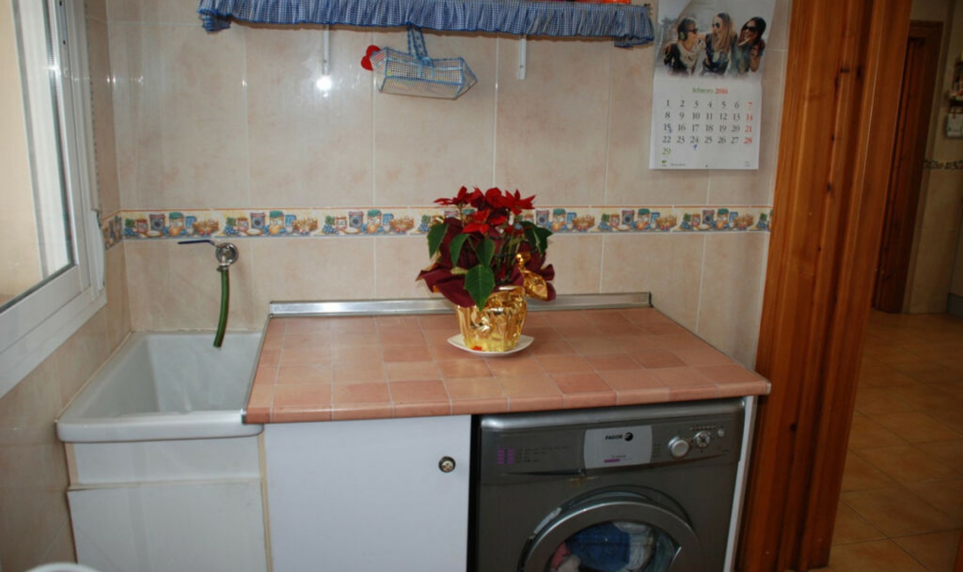 Resale - House -
Estepona