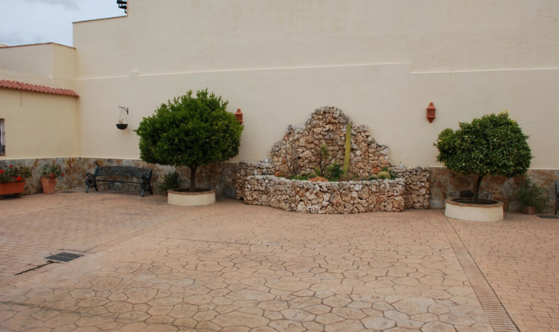 Resale - House -
Estepona