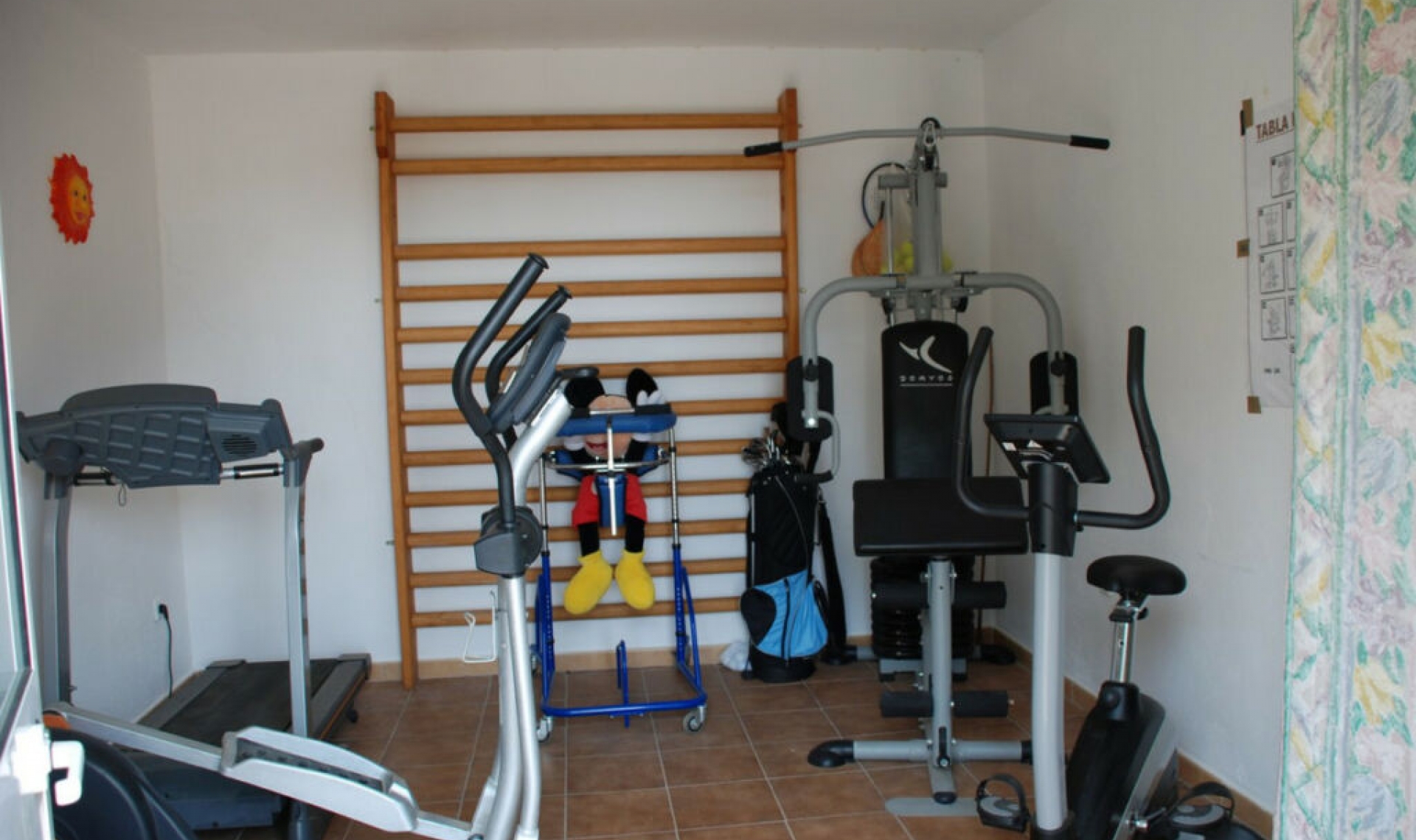 Resale - House -
Estepona