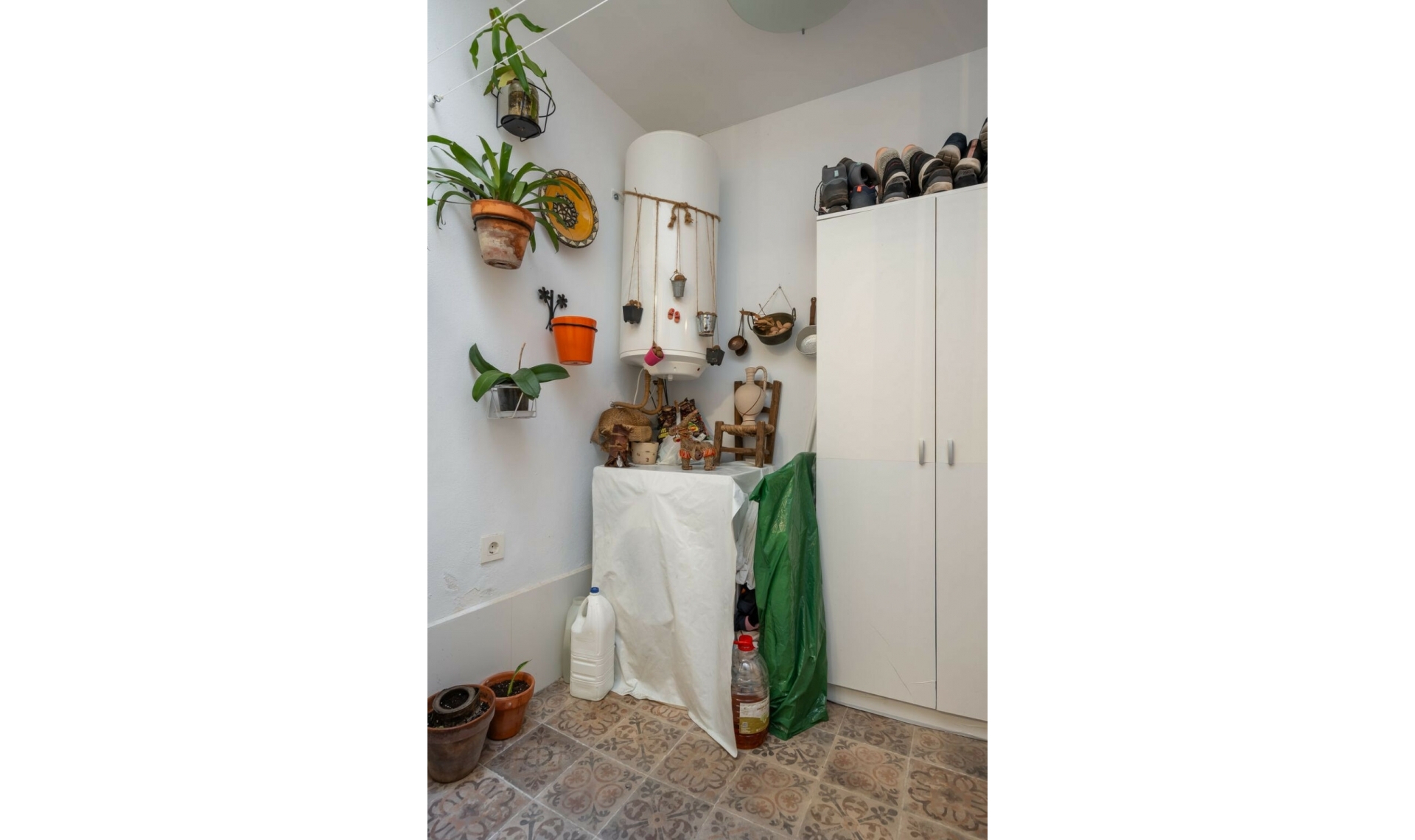Resale - House -
Estepona