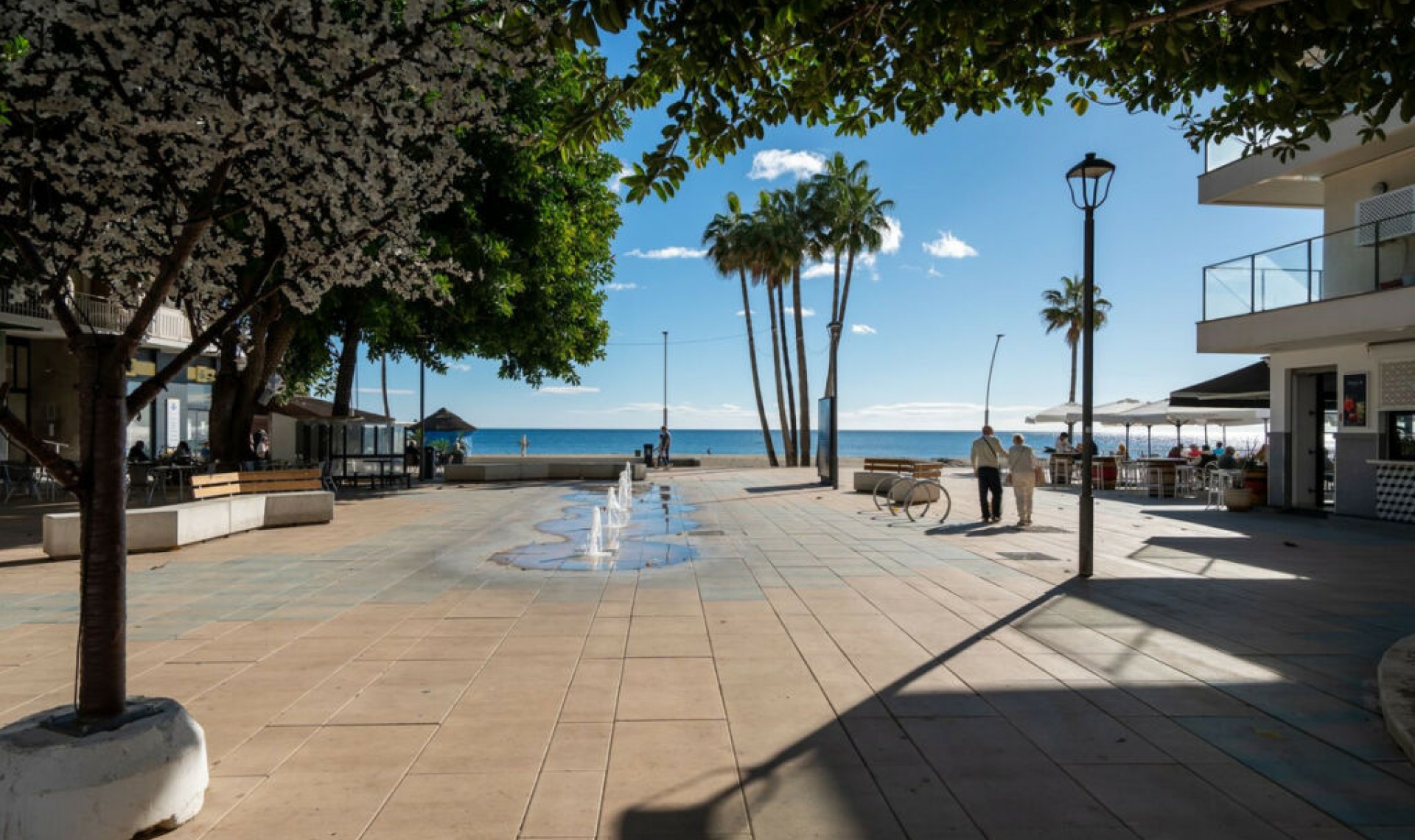 Resale - House -
Estepona