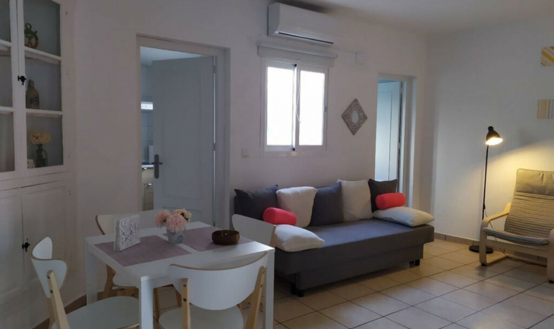 Resale - House -
Estepona