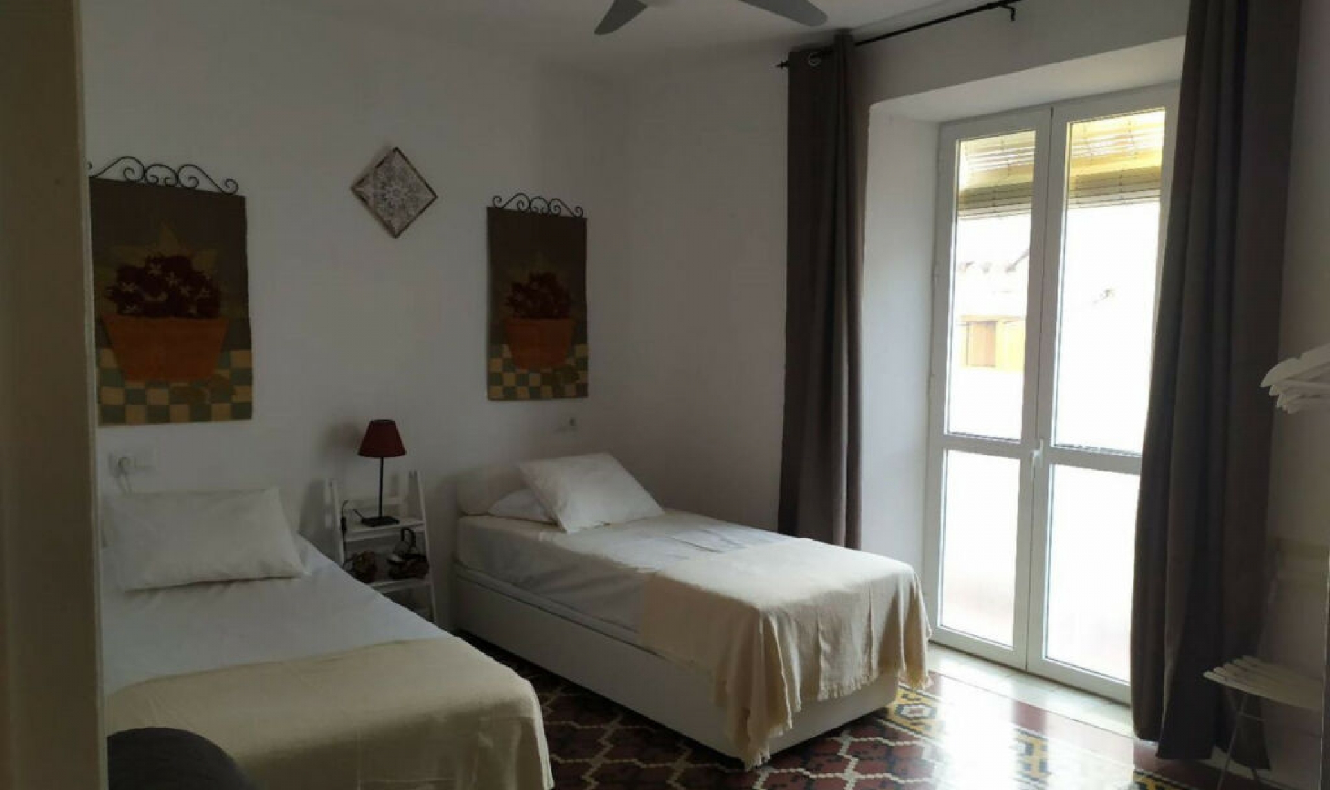 Resale - House -
Estepona