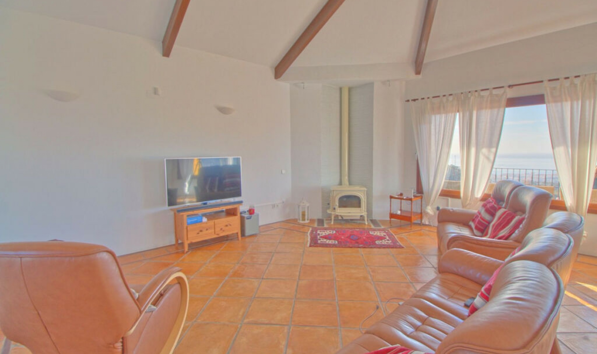 Resale - House -
Estepona