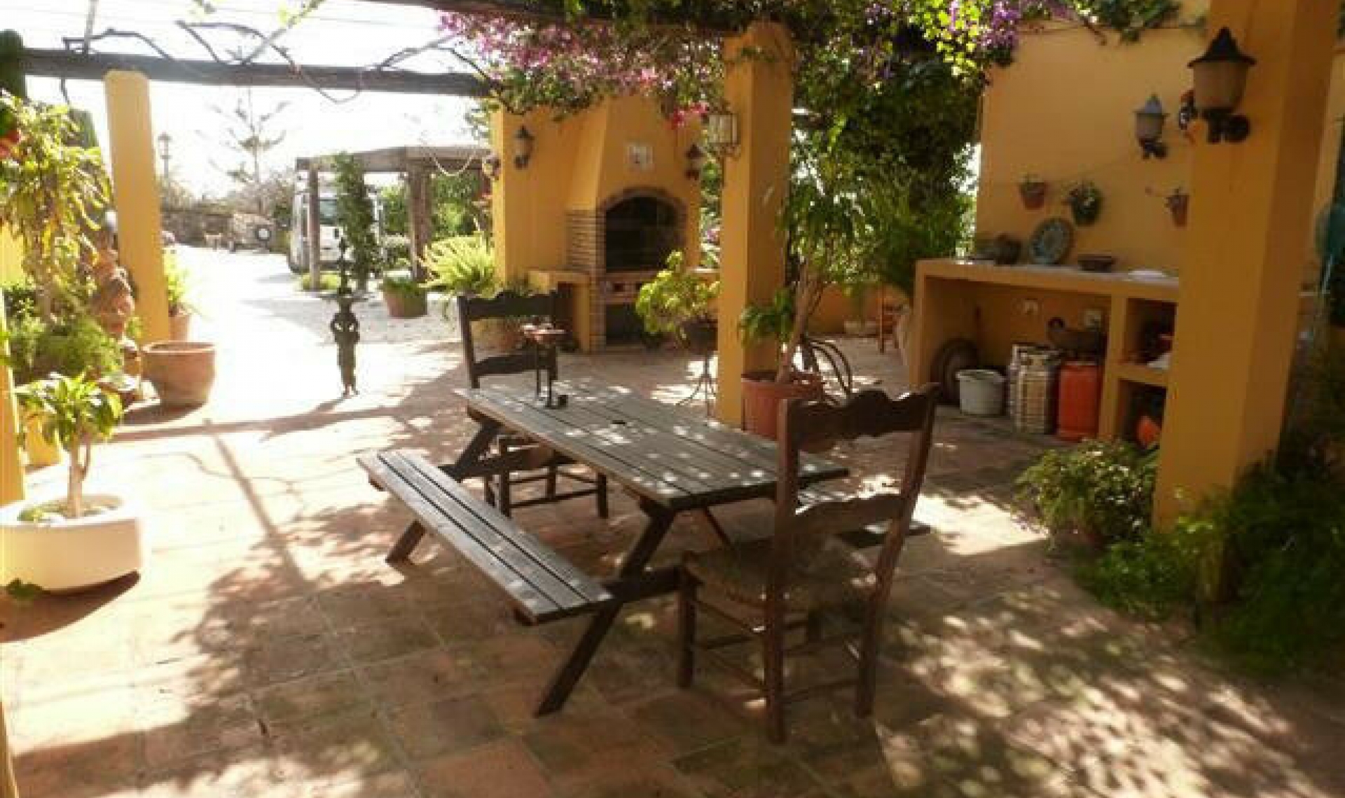 Resale - House -
Estepona