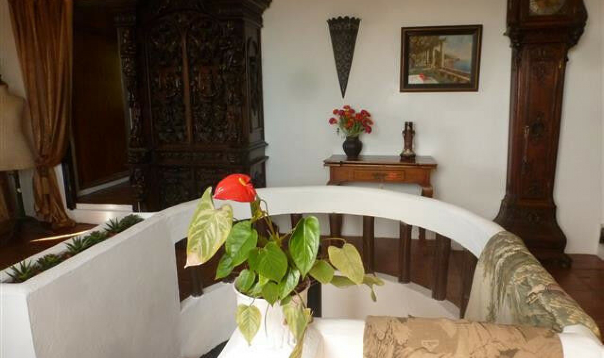 Resale - House -
Estepona