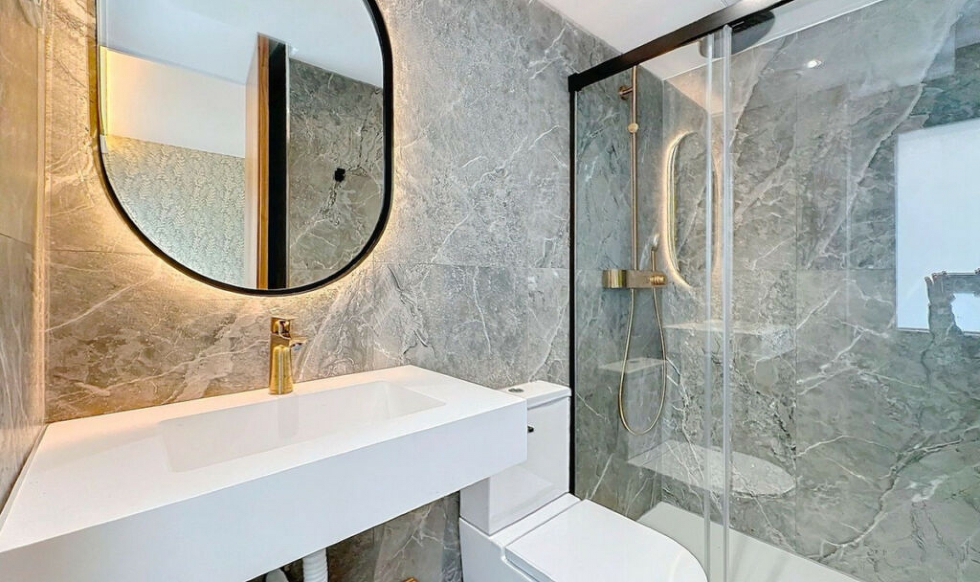 Resale - House -
Estepona