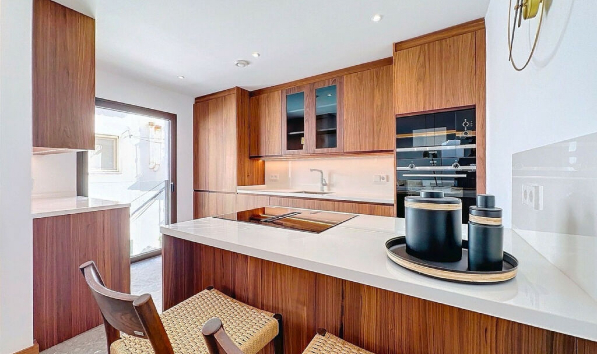 Resale - House -
Estepona