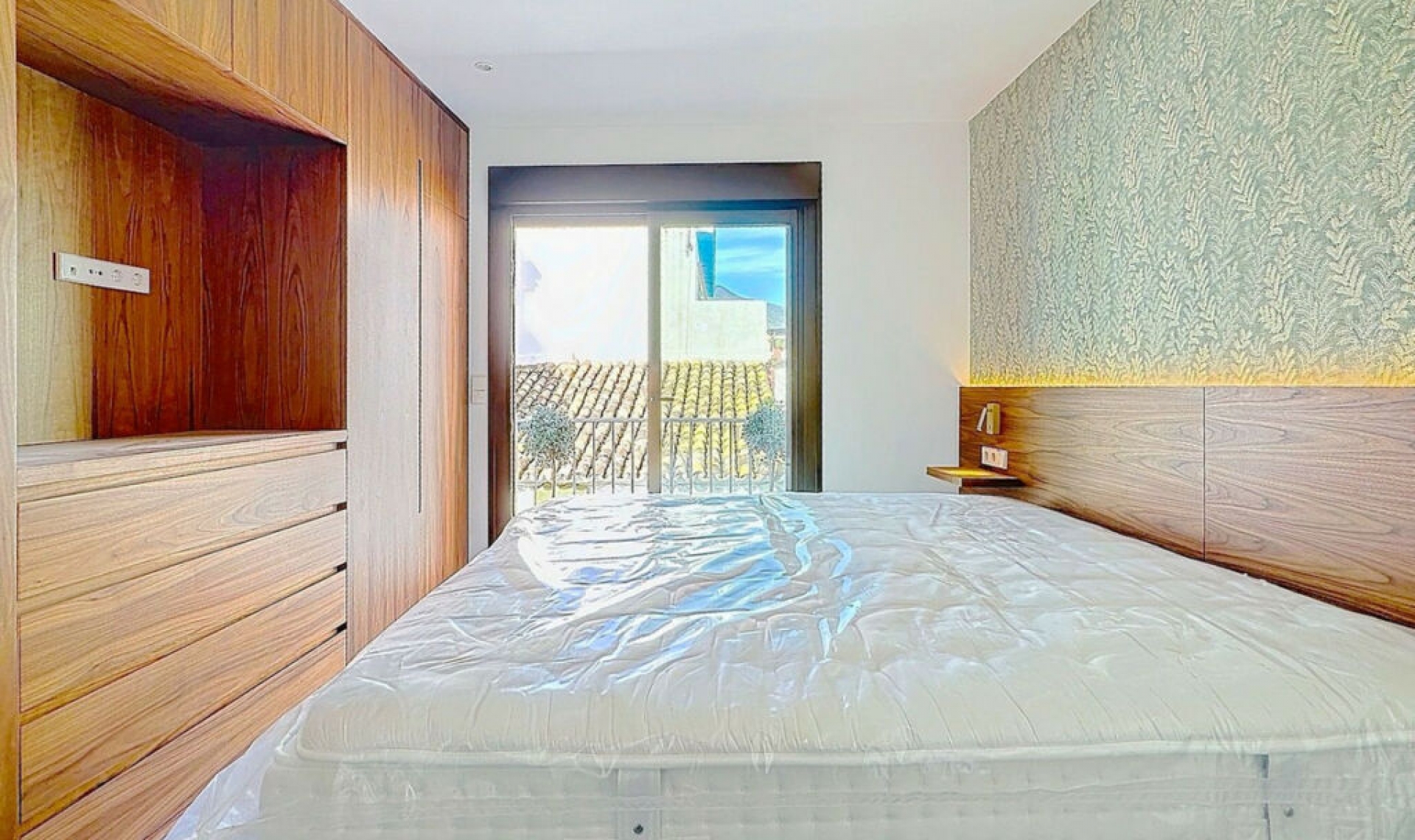 Resale - House -
Estepona