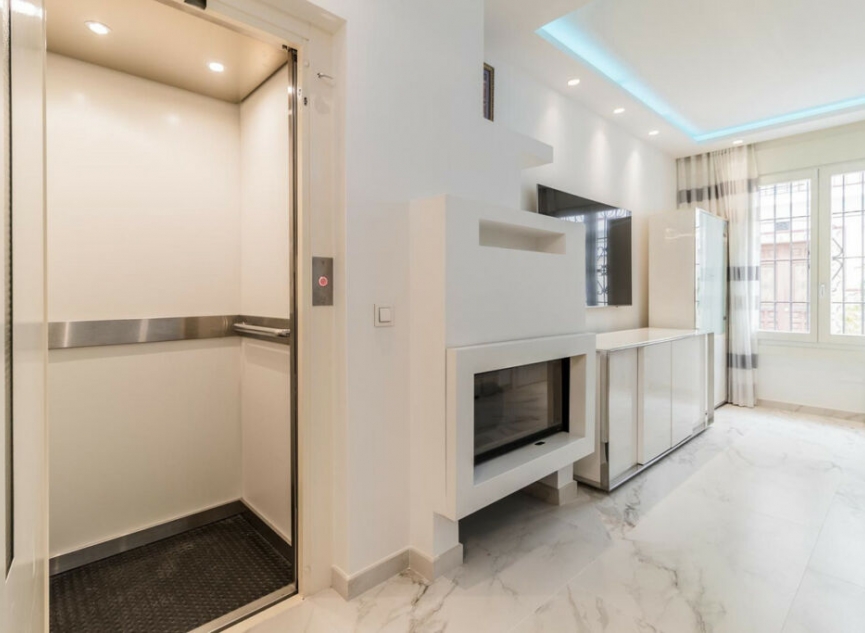 Resale - House -
Estepona