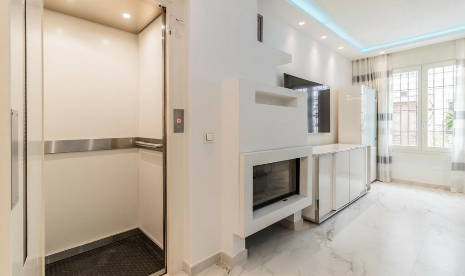 Resale - House -
Estepona